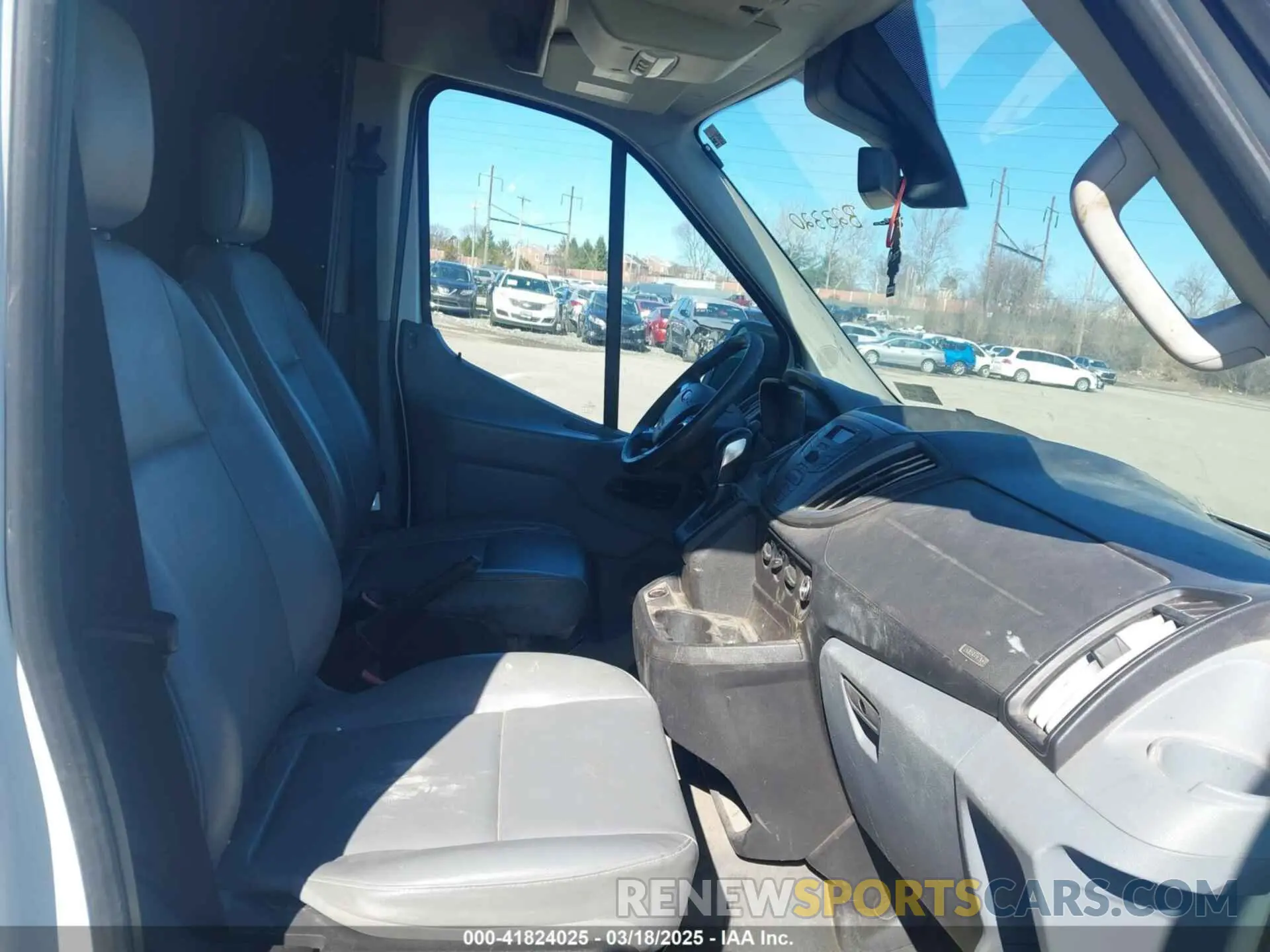 5 Фотография поврежденного автомобиля 1FTYR2CM3KKB23320 FORD TRANSIT-250 2019