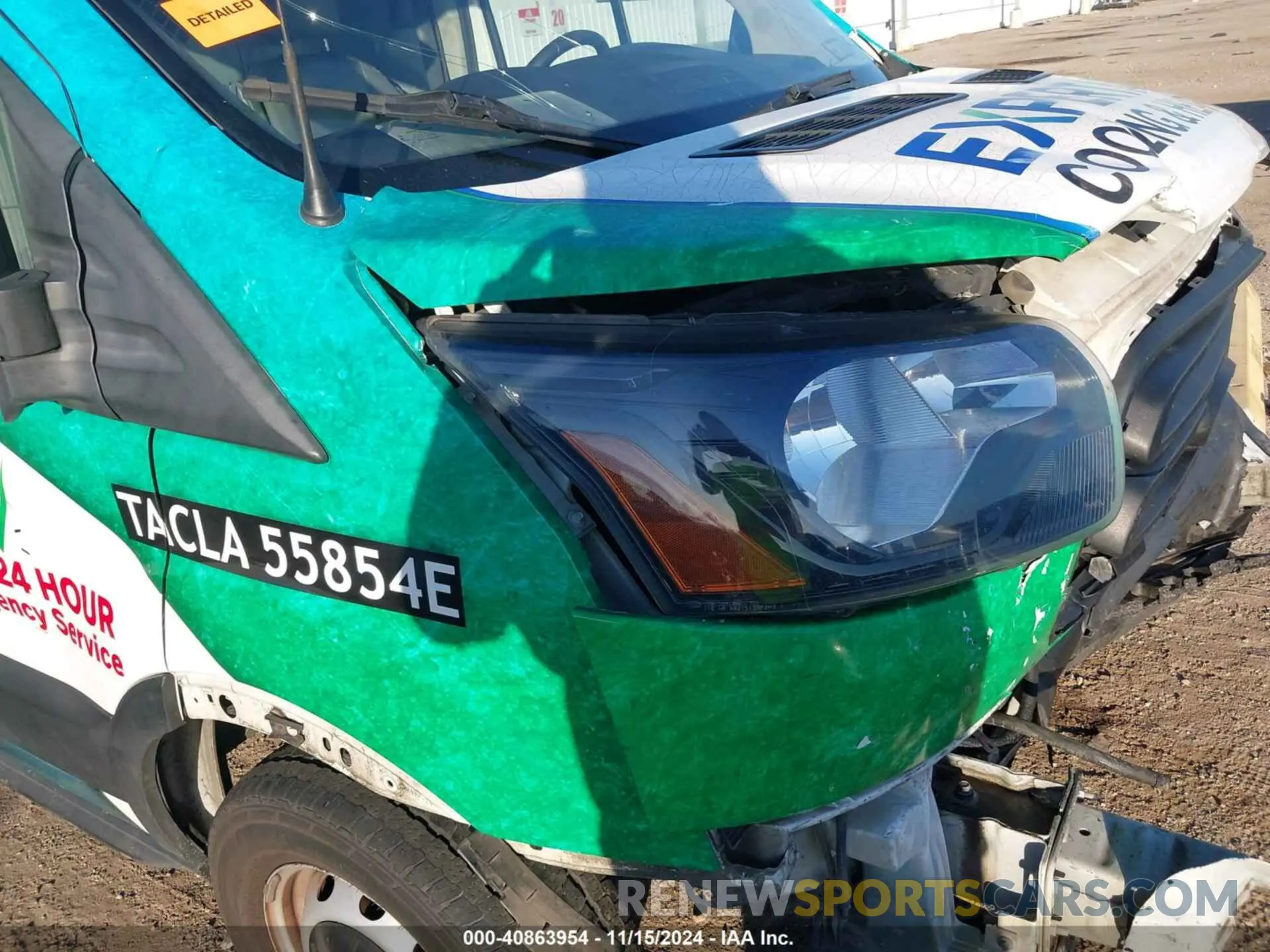 18 Photograph of a damaged car 1FTYR2CM6KKA92080 FORD TRANSIT-250 2019