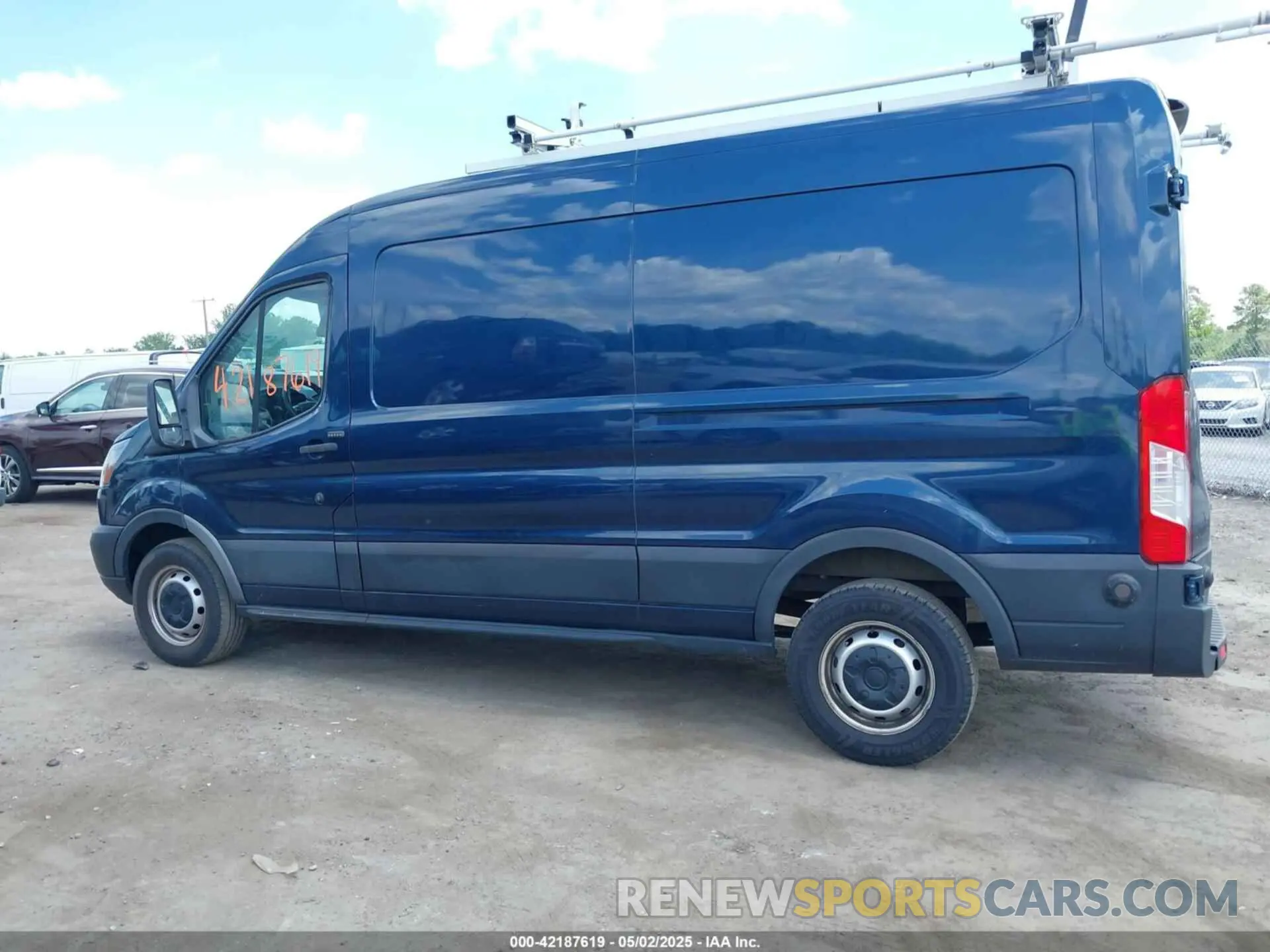 14 Photograph of a damaged car 1FTYR2CM7KKA11264 FORD TRANSIT-250 2019