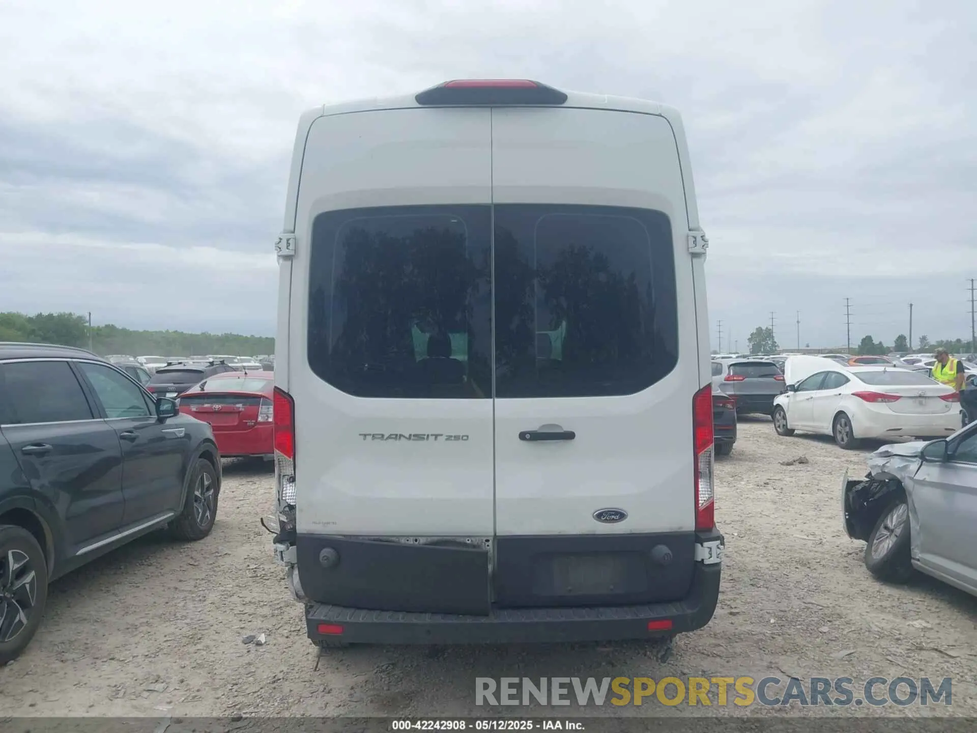 17 Фотография поврежденного автомобиля 1FTYR2XM6KKB14847 FORD TRANSIT-250 2019
