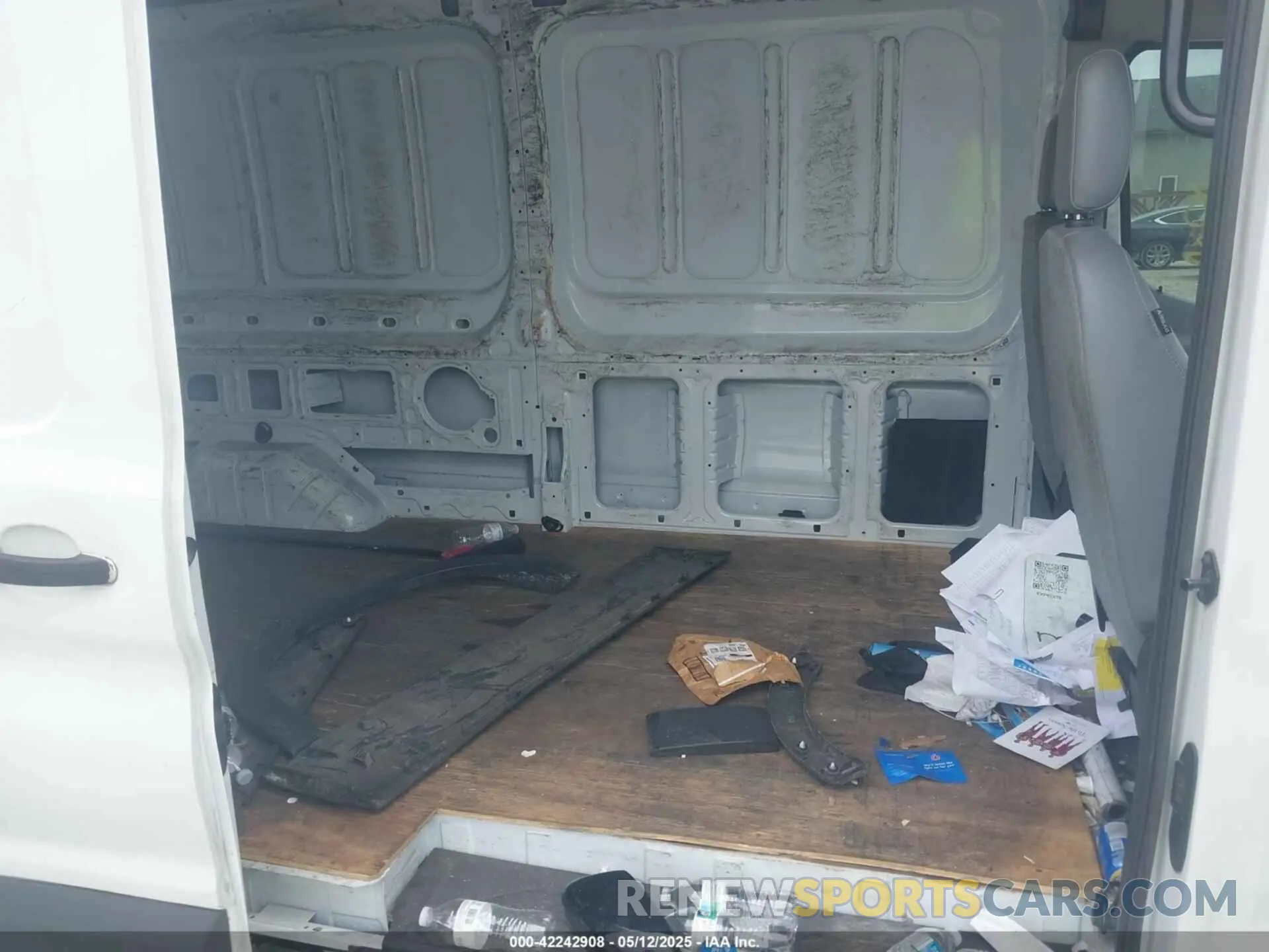 8 Фотография поврежденного автомобиля 1FTYR2XM6KKB14847 FORD TRANSIT-250 2019