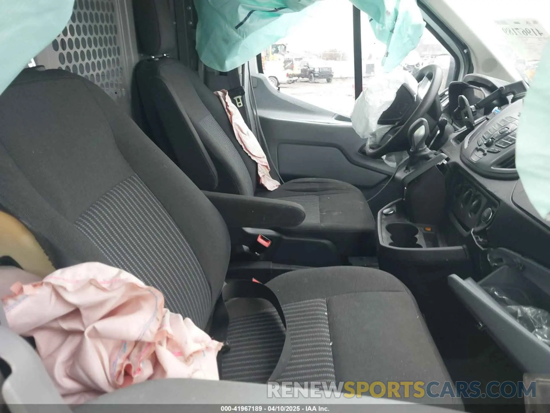 5 Photograph of a damaged car 1FTYR2YG6KKB47274 FORD TRANSIT-250 2019