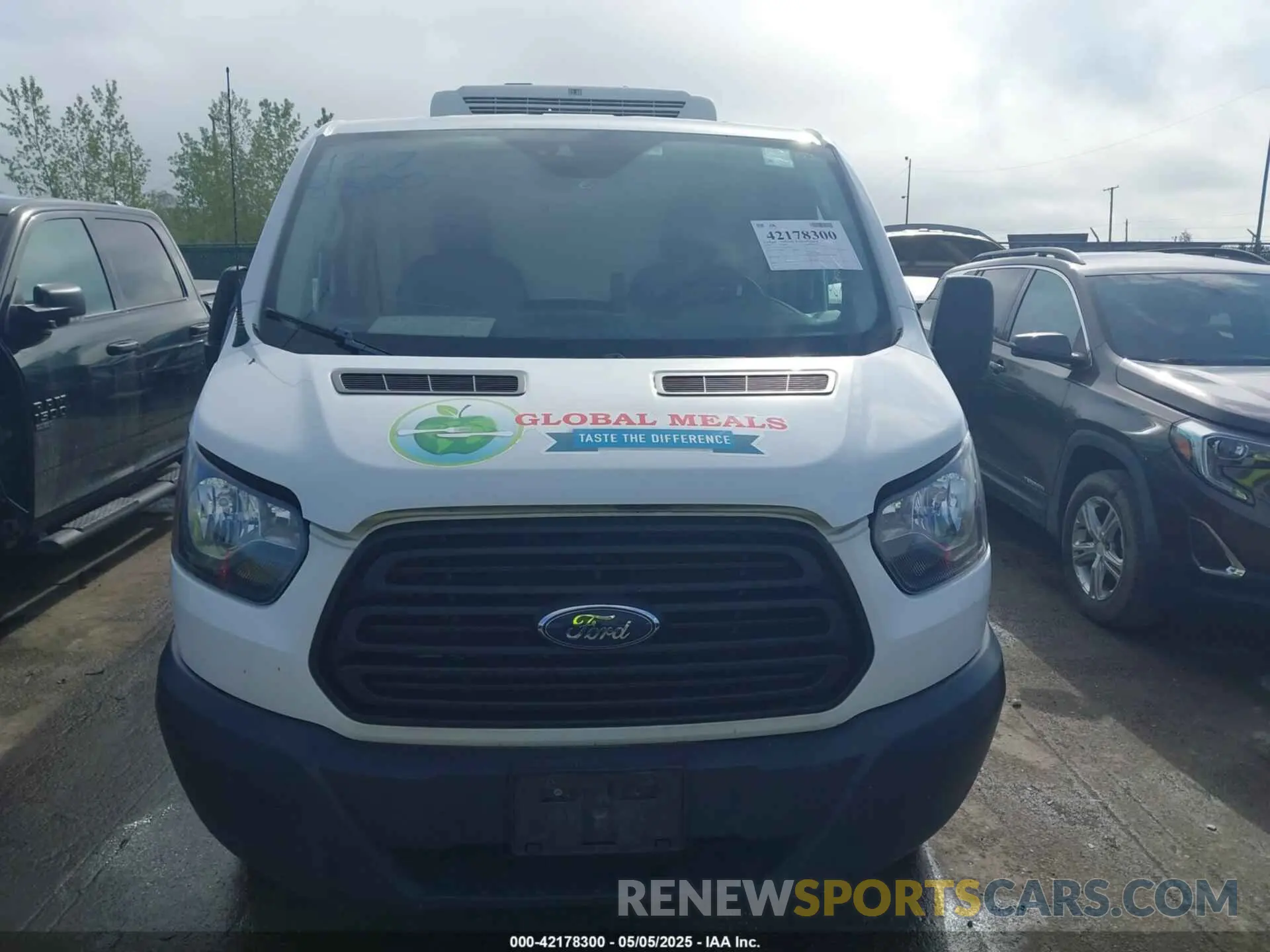 12 Photograph of a damaged car 1FTYR2ZG0KKA10216 FORD TRANSIT-250 2019