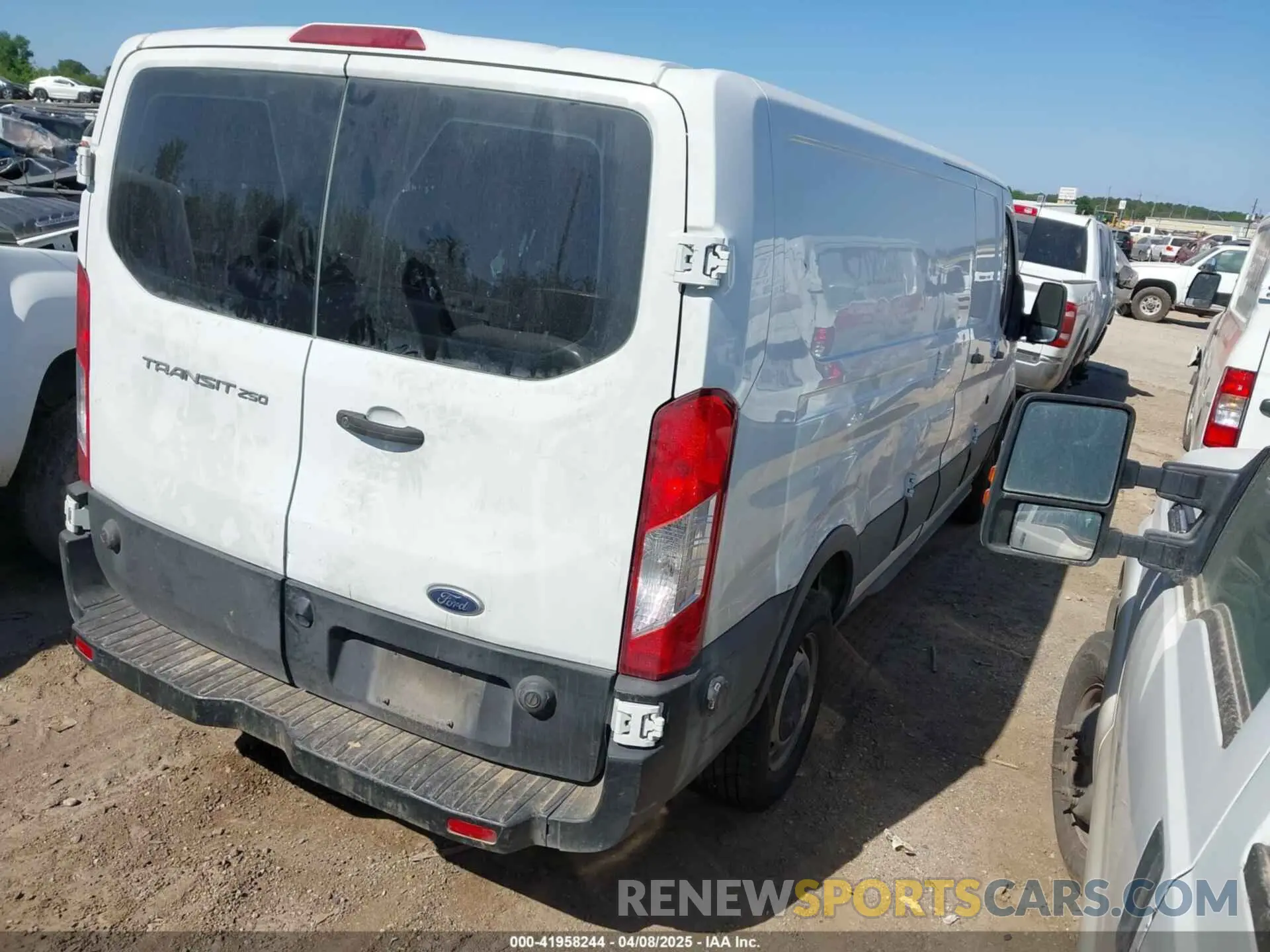 4 Photograph of a damaged car 1FTYR2ZM5KKB12066 FORD TRANSIT-250 2019
