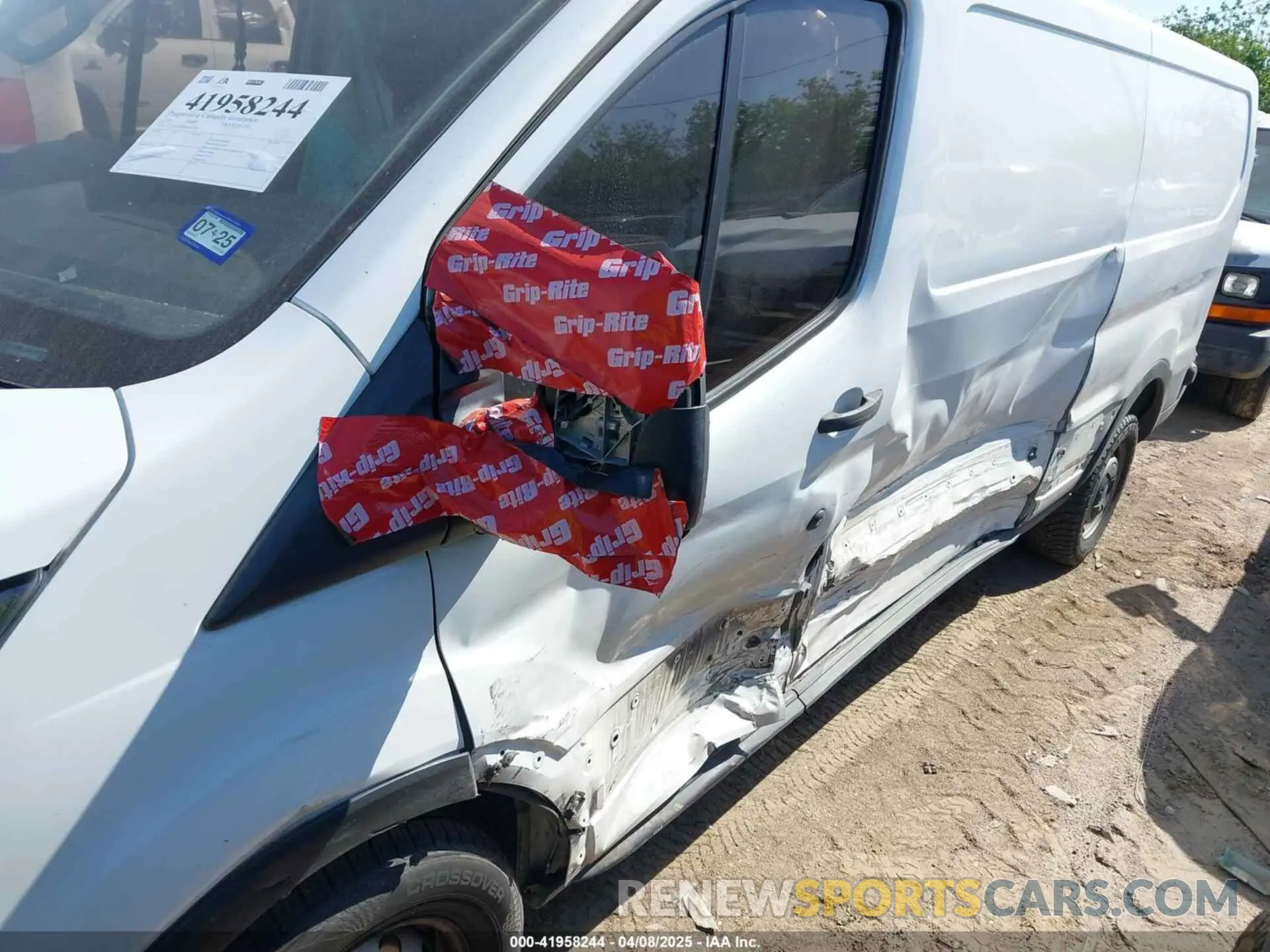 6 Photograph of a damaged car 1FTYR2ZM5KKB12066 FORD TRANSIT-250 2019