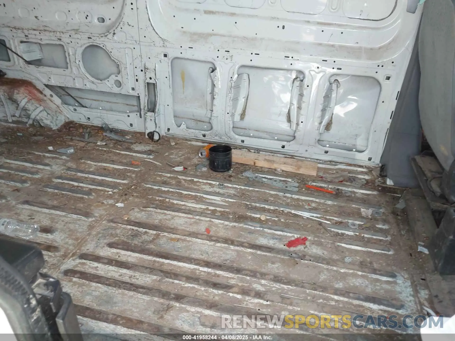 8 Photograph of a damaged car 1FTYR2ZM5KKB12066 FORD TRANSIT-250 2019