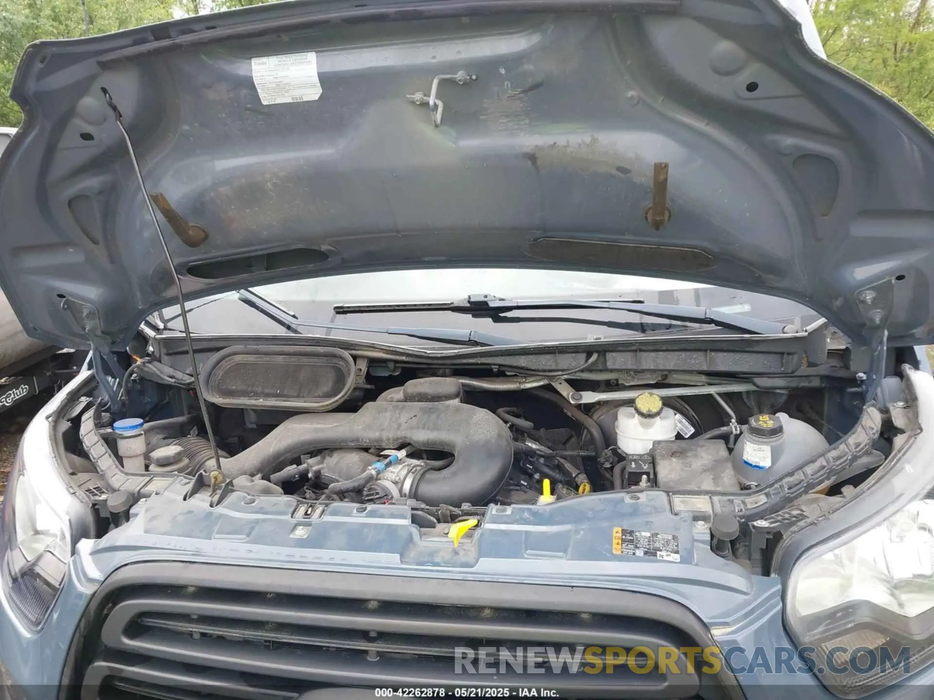 10 Photograph of a damaged car 1FTYR3XM5KKB49658 FORD TRANSIT-250 2019