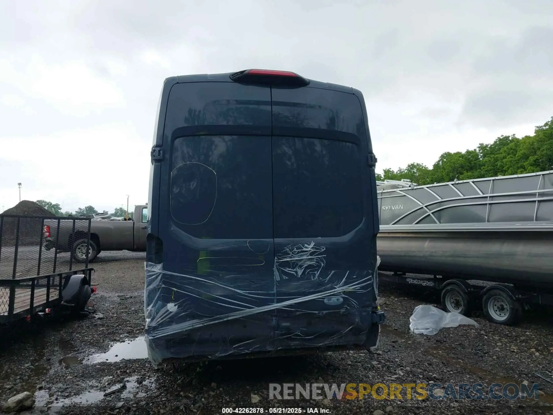 17 Photograph of a damaged car 1FTYR3XM5KKB49658 FORD TRANSIT-250 2019