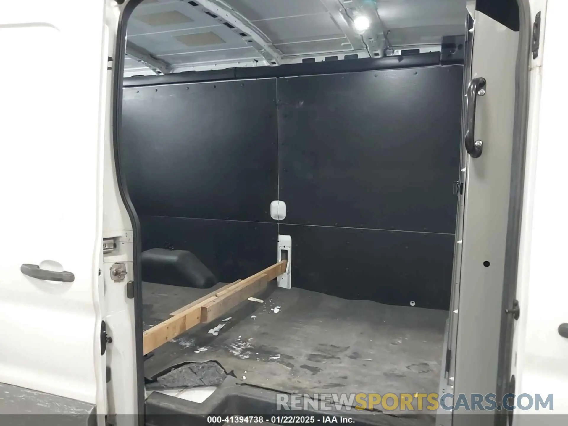 8 Фотография поврежденного автомобиля 1FTBR1C81LKA51182 FORD TRANSIT-250 2020