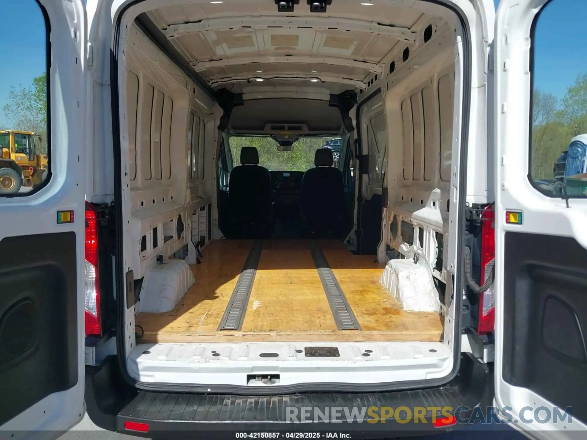18 Photograph of a damaged car 1FTBR1C85LKA60760 FORD TRANSIT-250 2020