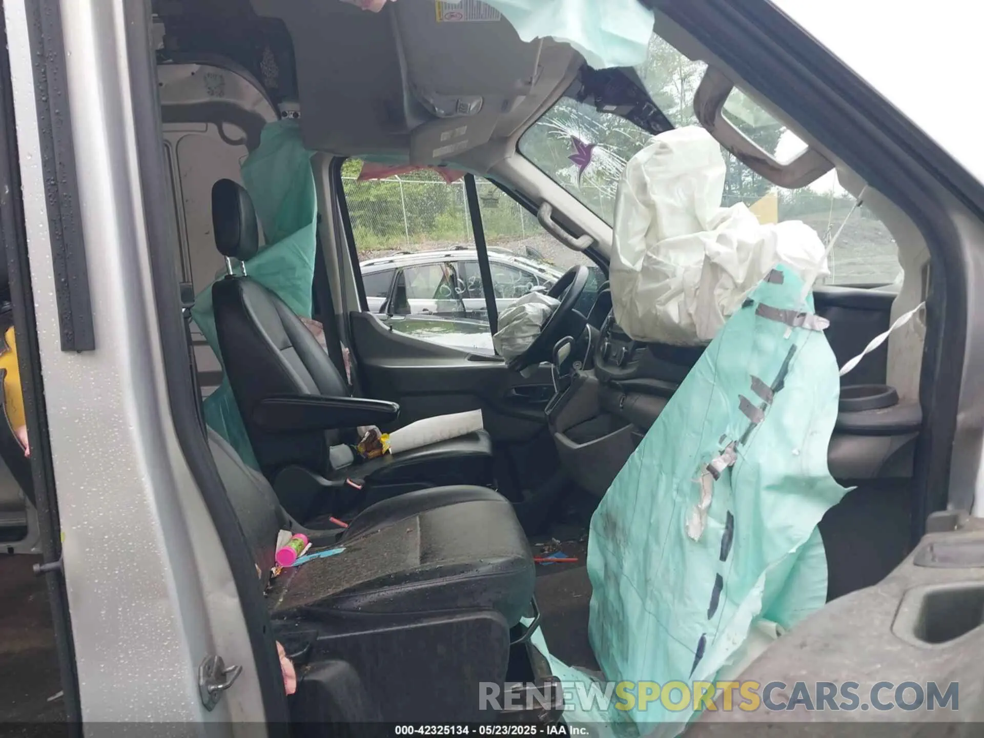 5 Photograph of a damaged car 1FTBR1C89LKA29687 FORD TRANSIT-250 2020