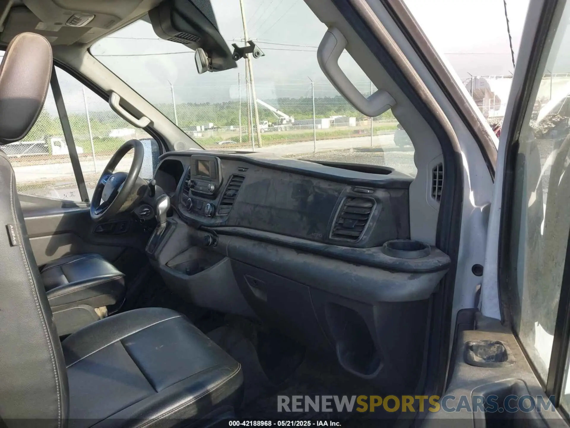 5 Photograph of a damaged car 1FTBR1C89LKA36154 FORD TRANSIT-250 2020