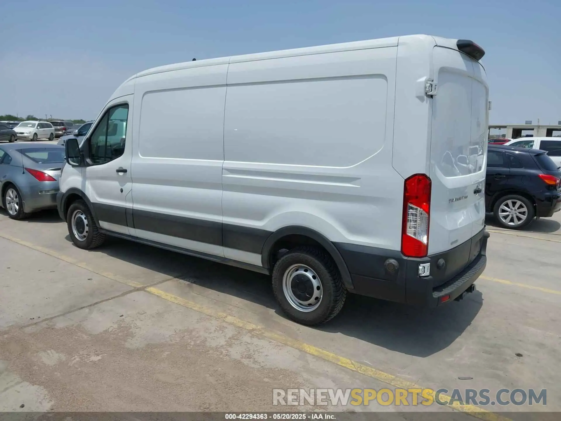 3 Фотография поврежденного автомобиля 1FTBR1CG4LKB26402 FORD TRANSIT-250 2020