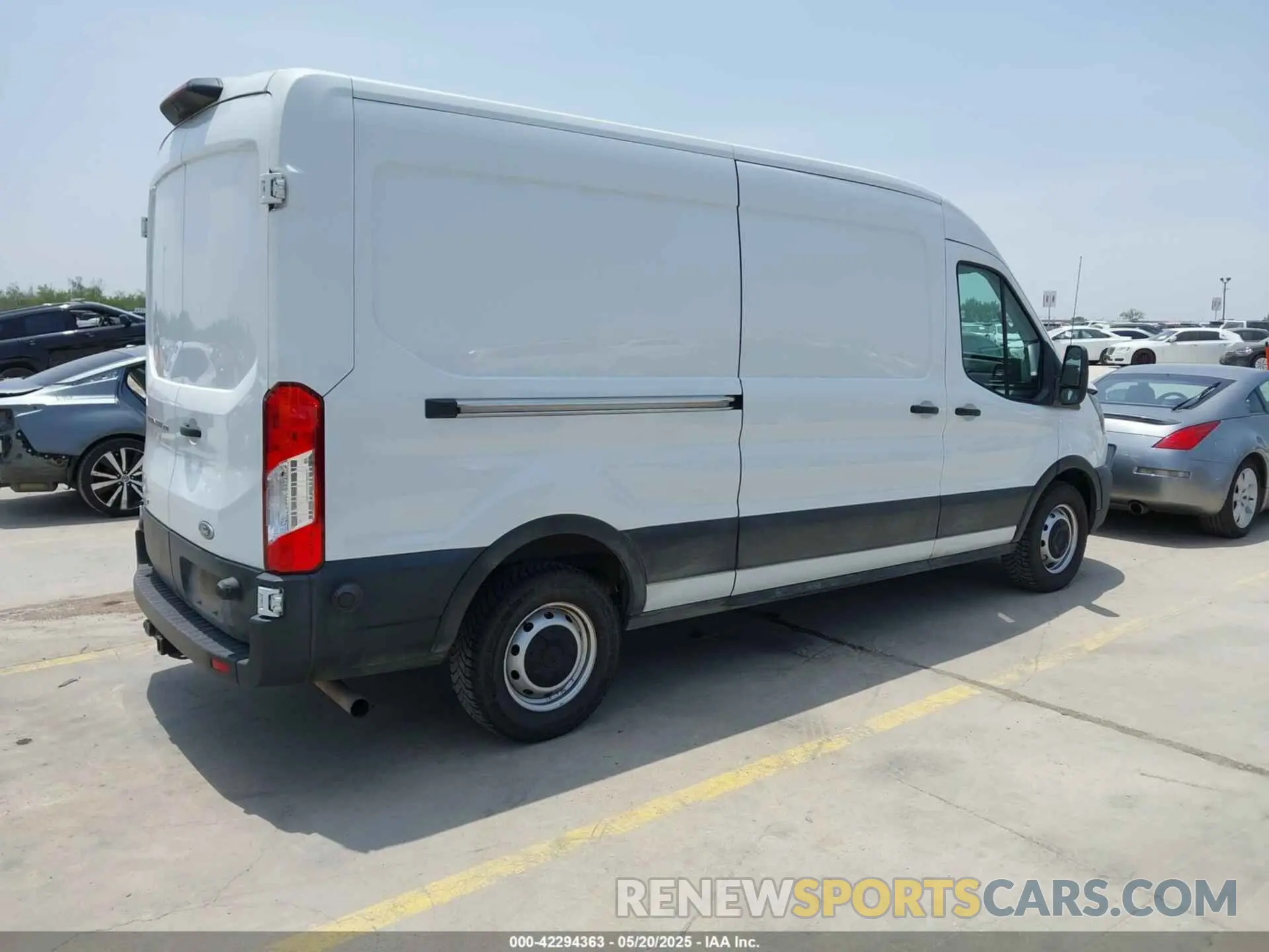 4 Фотография поврежденного автомобиля 1FTBR1CG4LKB26402 FORD TRANSIT-250 2020