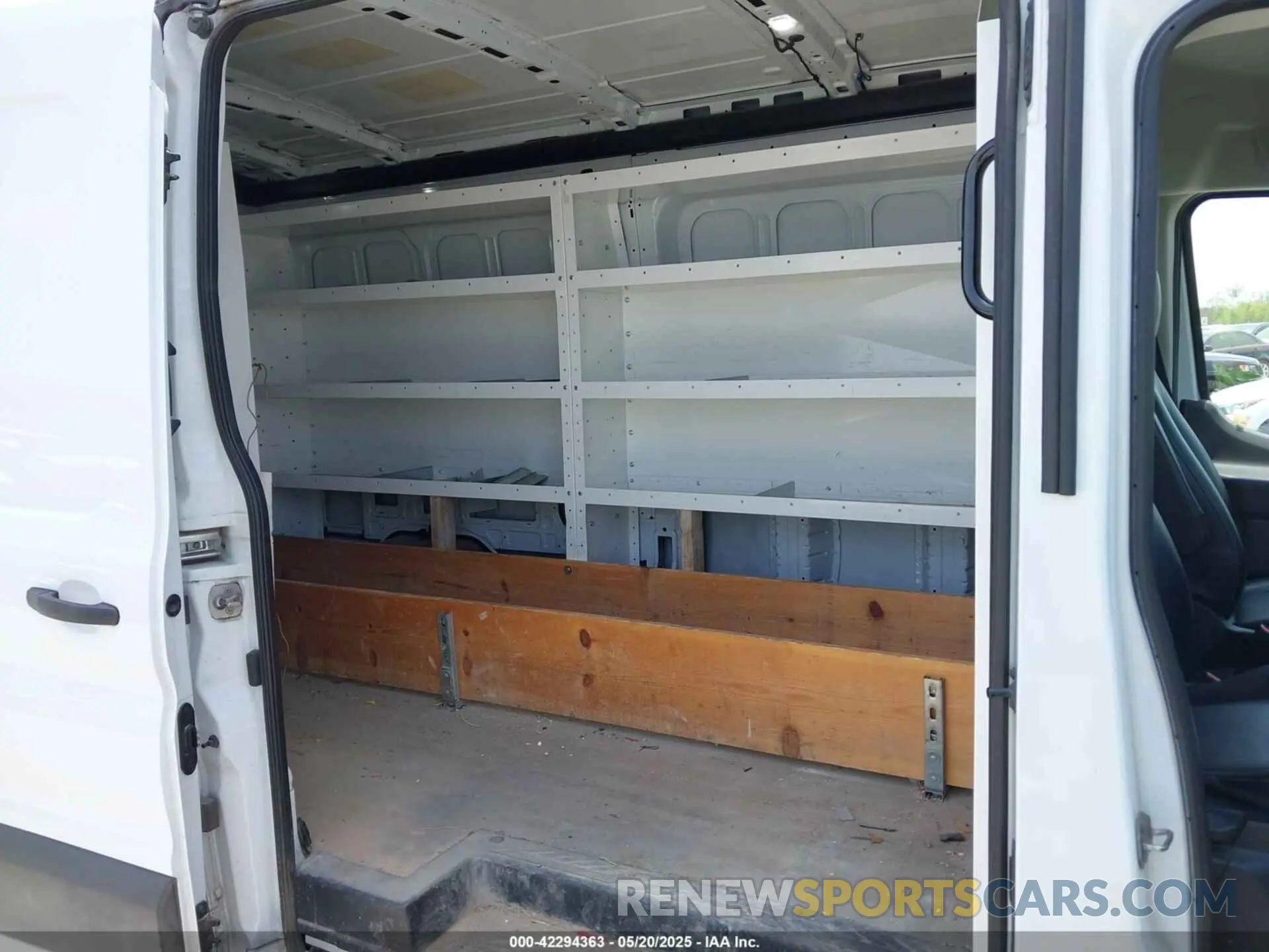 8 Фотография поврежденного автомобиля 1FTBR1CG4LKB26402 FORD TRANSIT-250 2020