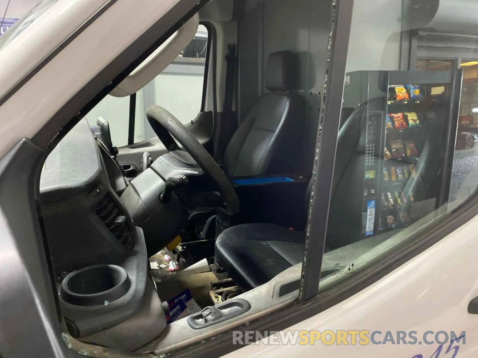 8 Photograph of a damaged car 1FTBR1CG6LKA17312 FORD TRANSIT-250 2020