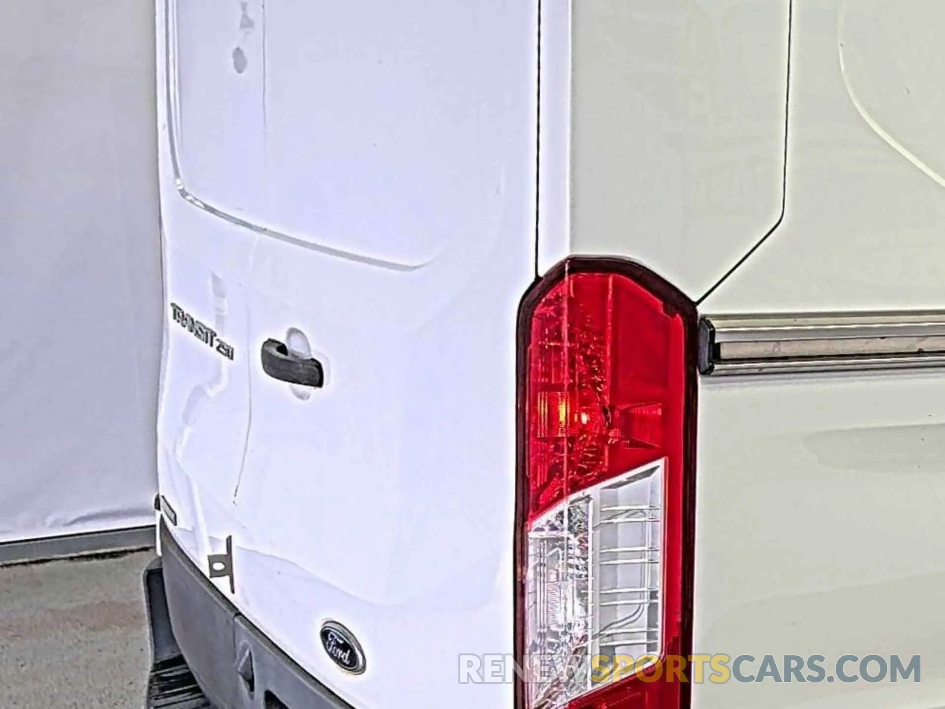 8 Photograph of a damaged car 1FTBR1CG6LKB75357 FORD TRANSIT-250 2020