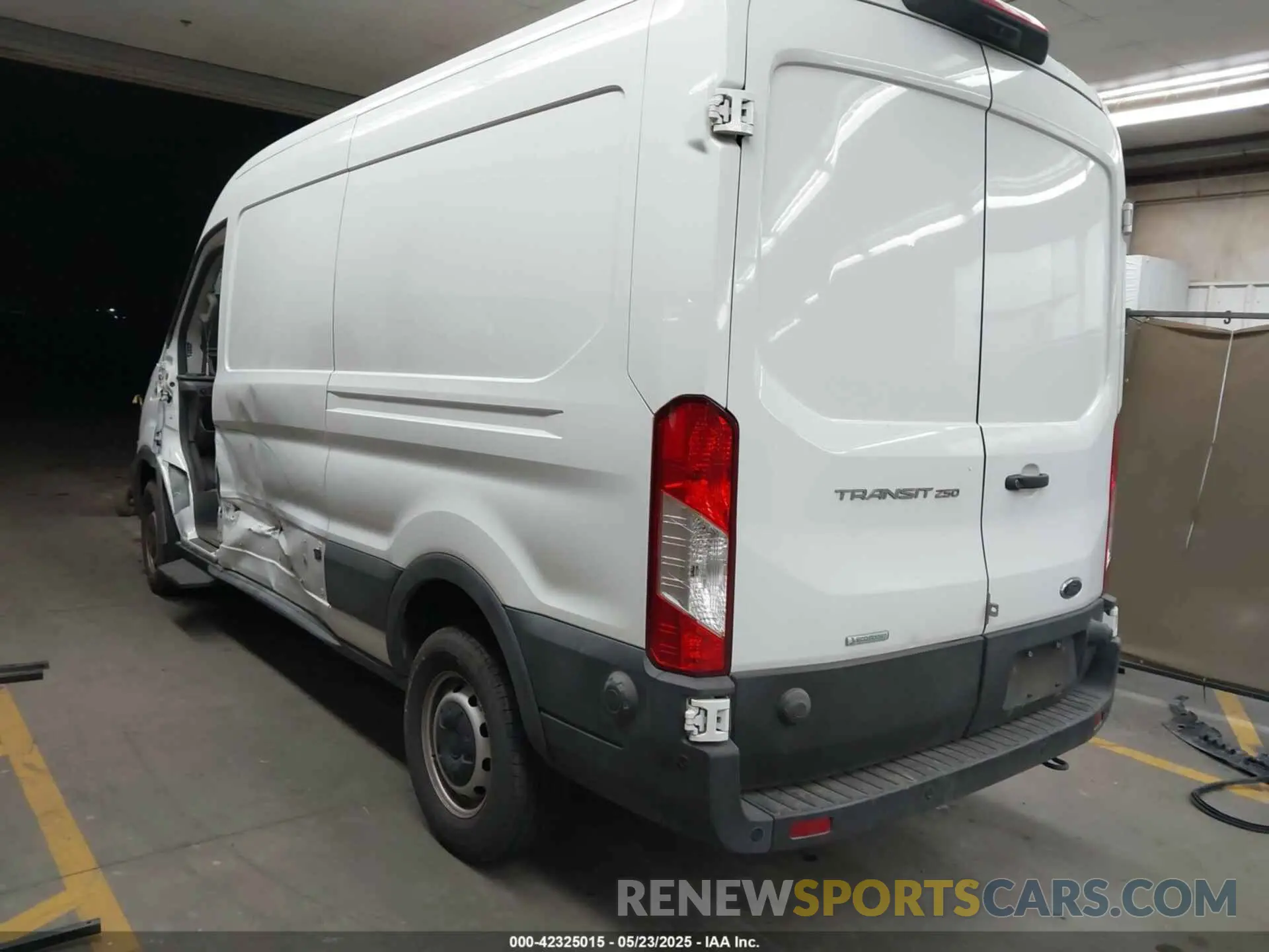 3 Фотография поврежденного автомобиля 1FTBR1CG8LKB66921 FORD TRANSIT-250 2020
