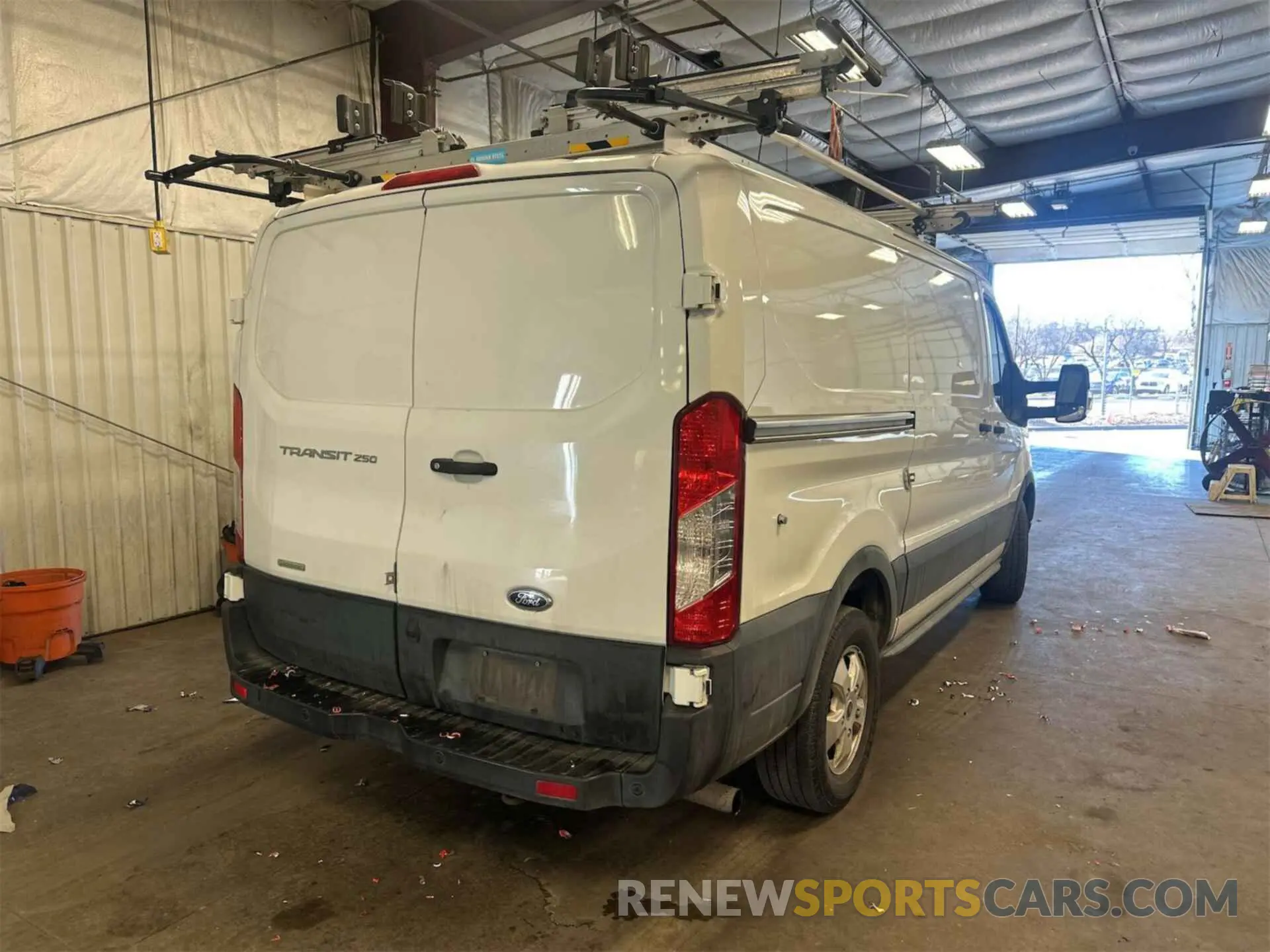 20 Photograph of a damaged car 1FTBR1YG1LKA50453 FORD TRANSIT-250 2020