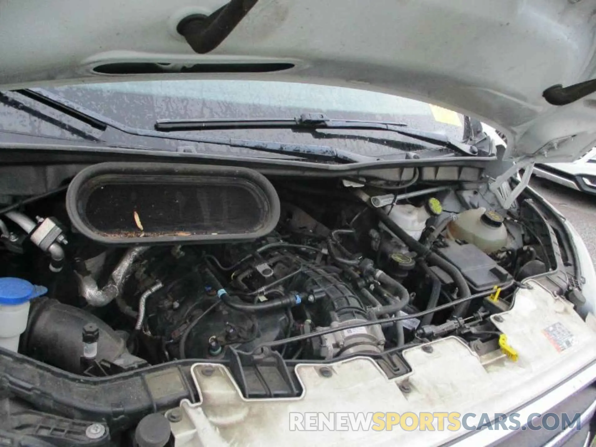 10 Photograph of a damaged car 1FTBR1YG4LKA26096 FORD TRANSIT-250 2020