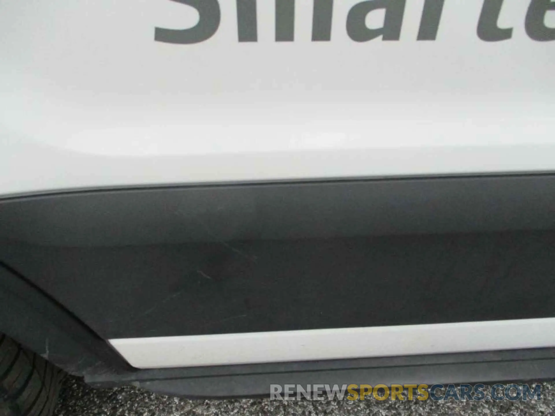 17 Photograph of a damaged car 1FTBR1YG4LKA26096 FORD TRANSIT-250 2020
