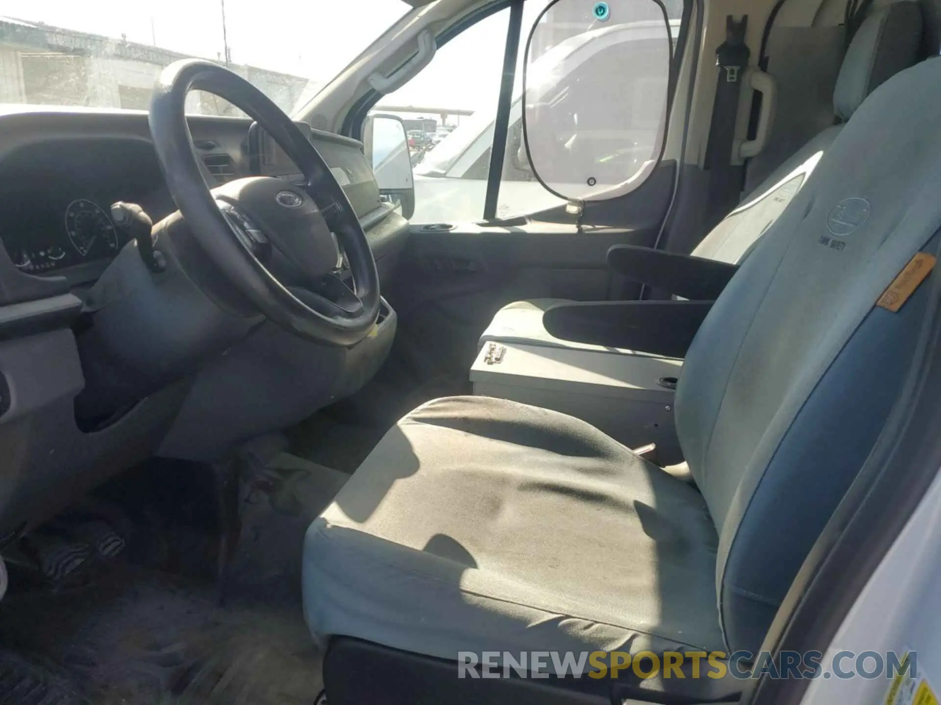 2 Photograph of a damaged car 1FTBR1YGXLKB79159 FORD TRANSIT-250 2020