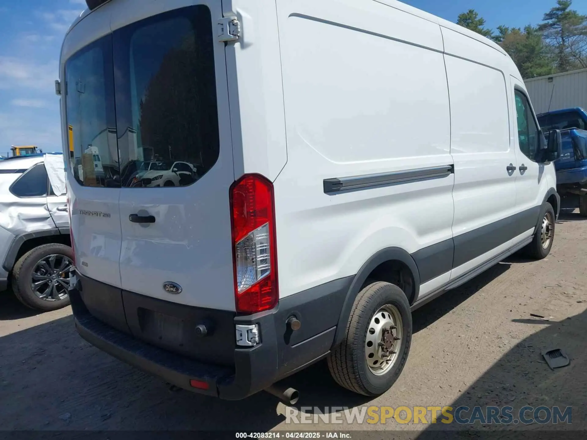 4 Photograph of a damaged car 1FTBR2C86LKA40376 FORD TRANSIT-250 2020