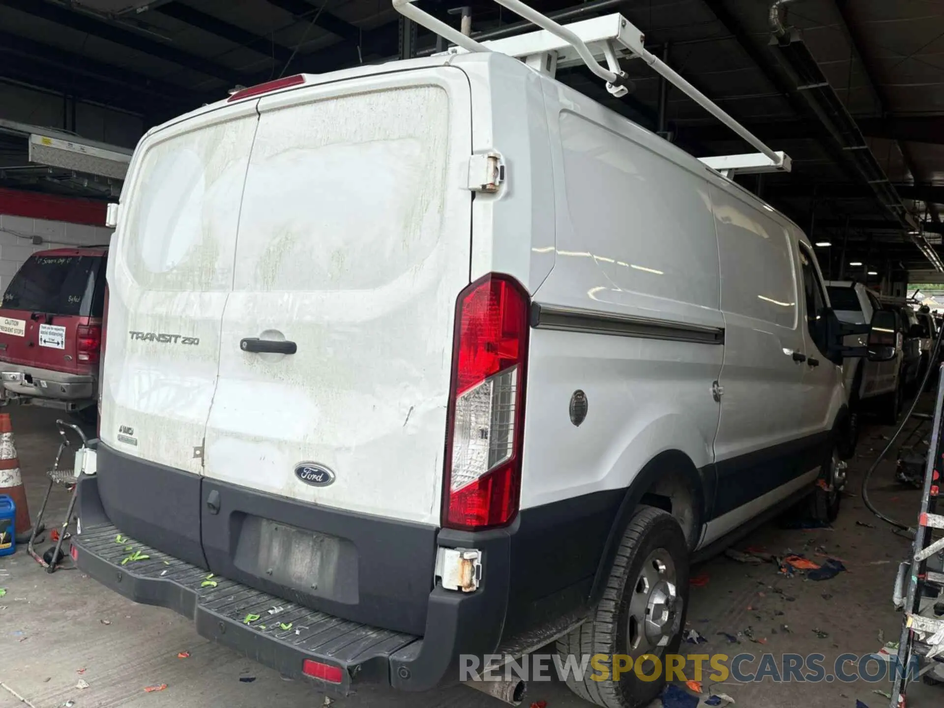 10 Photograph of a damaged car 1FTBR2YG0LKA35819 FORD TRANSIT-250 2020