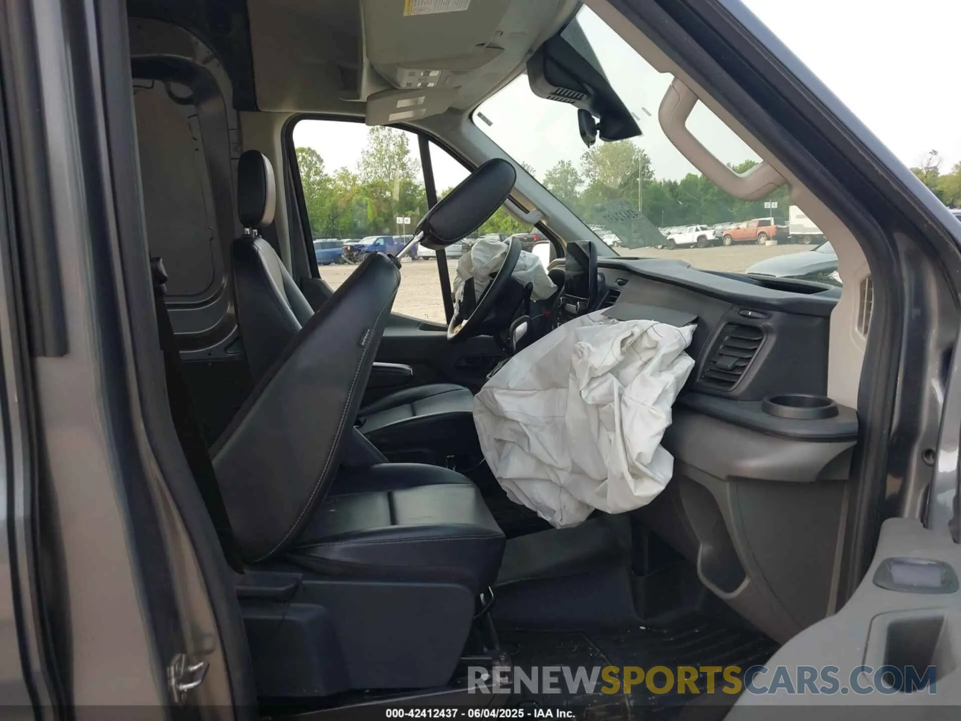 5 Photograph of a damaged car 1FTBR1C8XMKA71142 FORD TRANSIT-250 2021