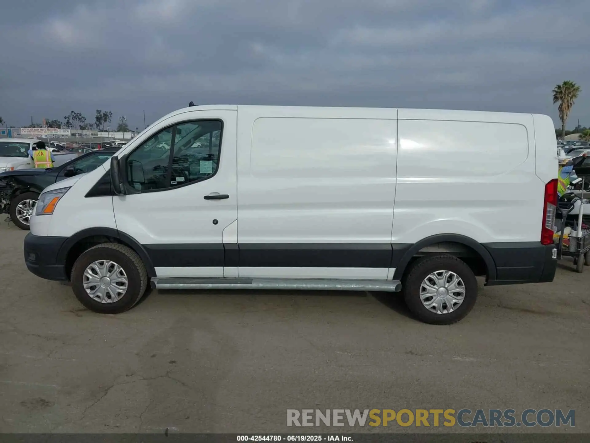 14 Photograph of a damaged car 1FTBR1Y85MKA69355 FORD TRANSIT-250 2021