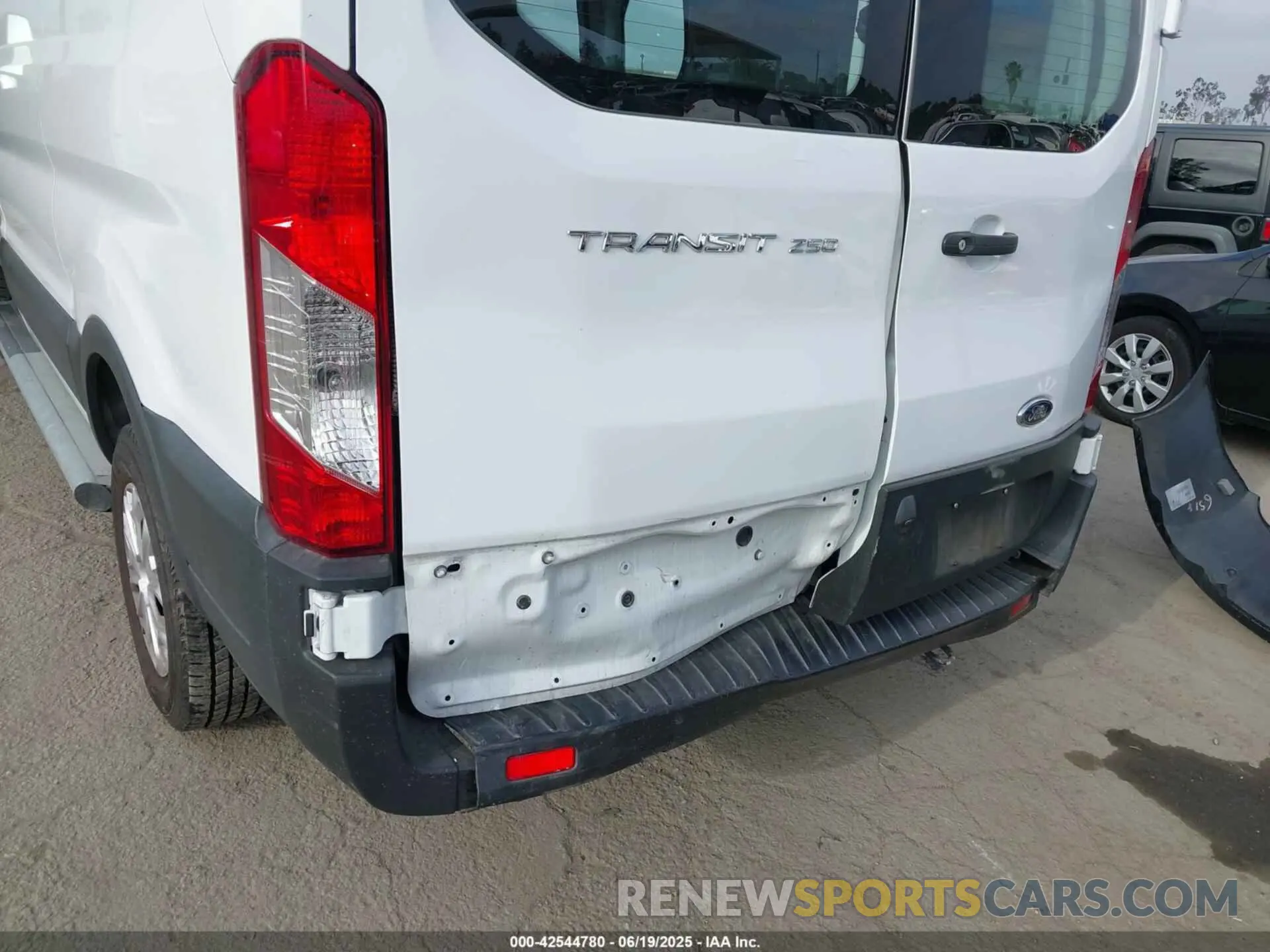 6 Photograph of a damaged car 1FTBR1Y85MKA69355 FORD TRANSIT-250 2021