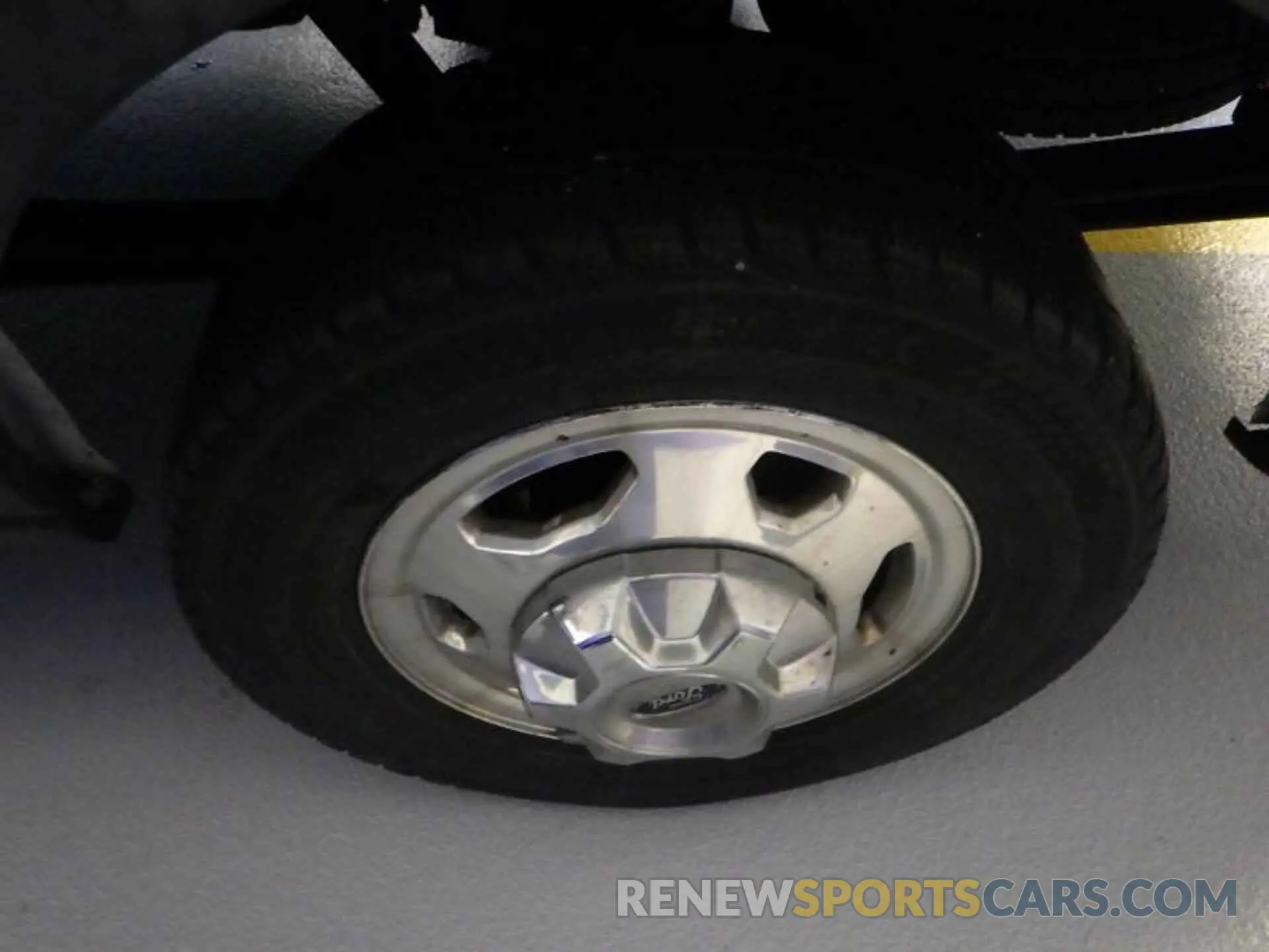 17 Photograph of a damaged car 1FTBR2YGXMKA51737 FORD TRANSIT-250 2021