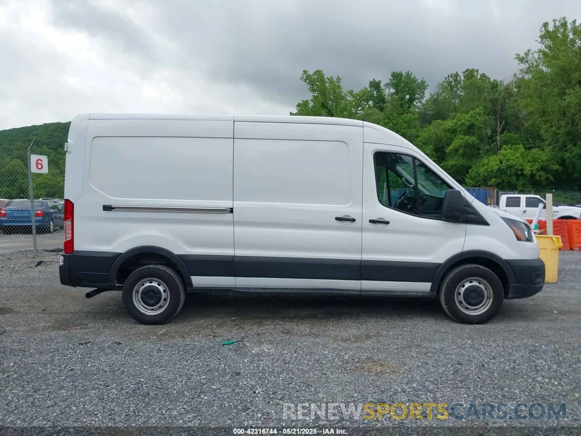 13 Фотография поврежденного автомобиля 1FTBR1C85NKA74578 FORD TRANSIT-250 2022