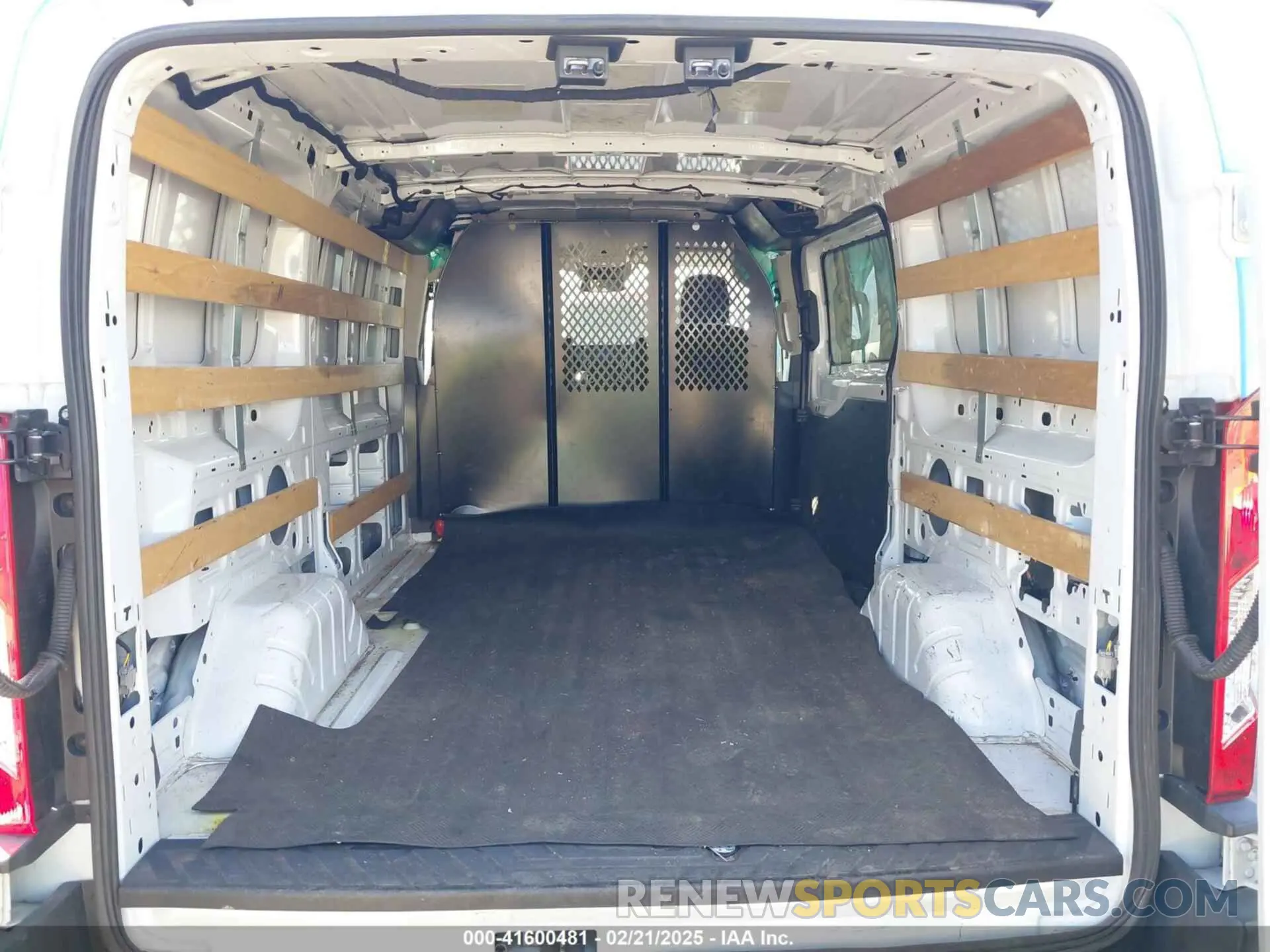 8 Фотография поврежденного автомобиля 1FTBR1Y82NKA51638 FORD TRANSIT-250 2022