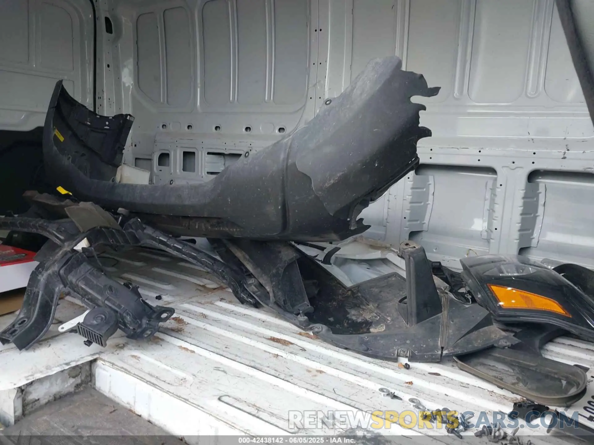 19 Photograph of a damaged car 1FTBR1C84RKA32473 FORD TRANSIT-250 2024