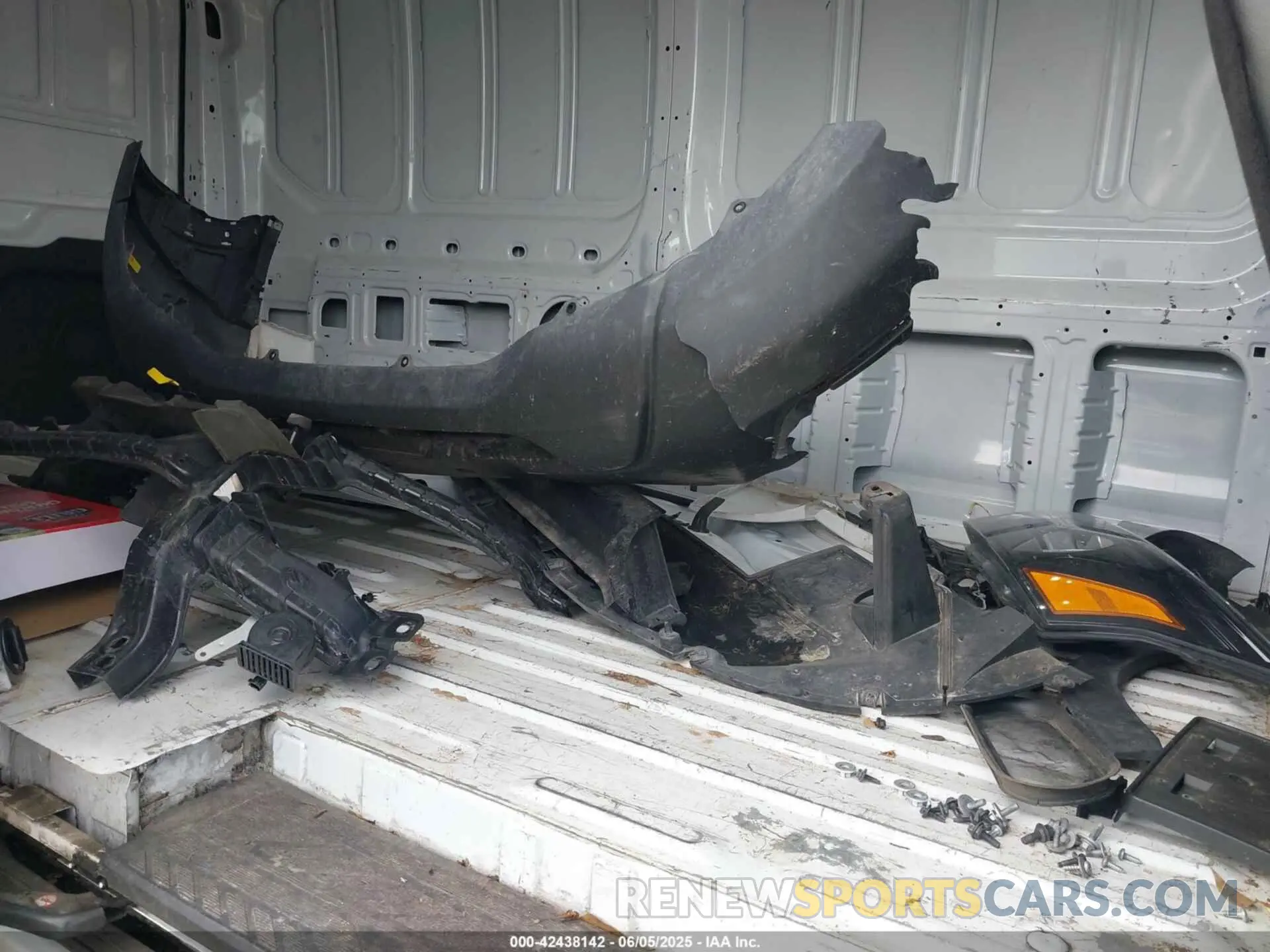8 Photograph of a damaged car 1FTBR1C84RKA32473 FORD TRANSIT-250 2024