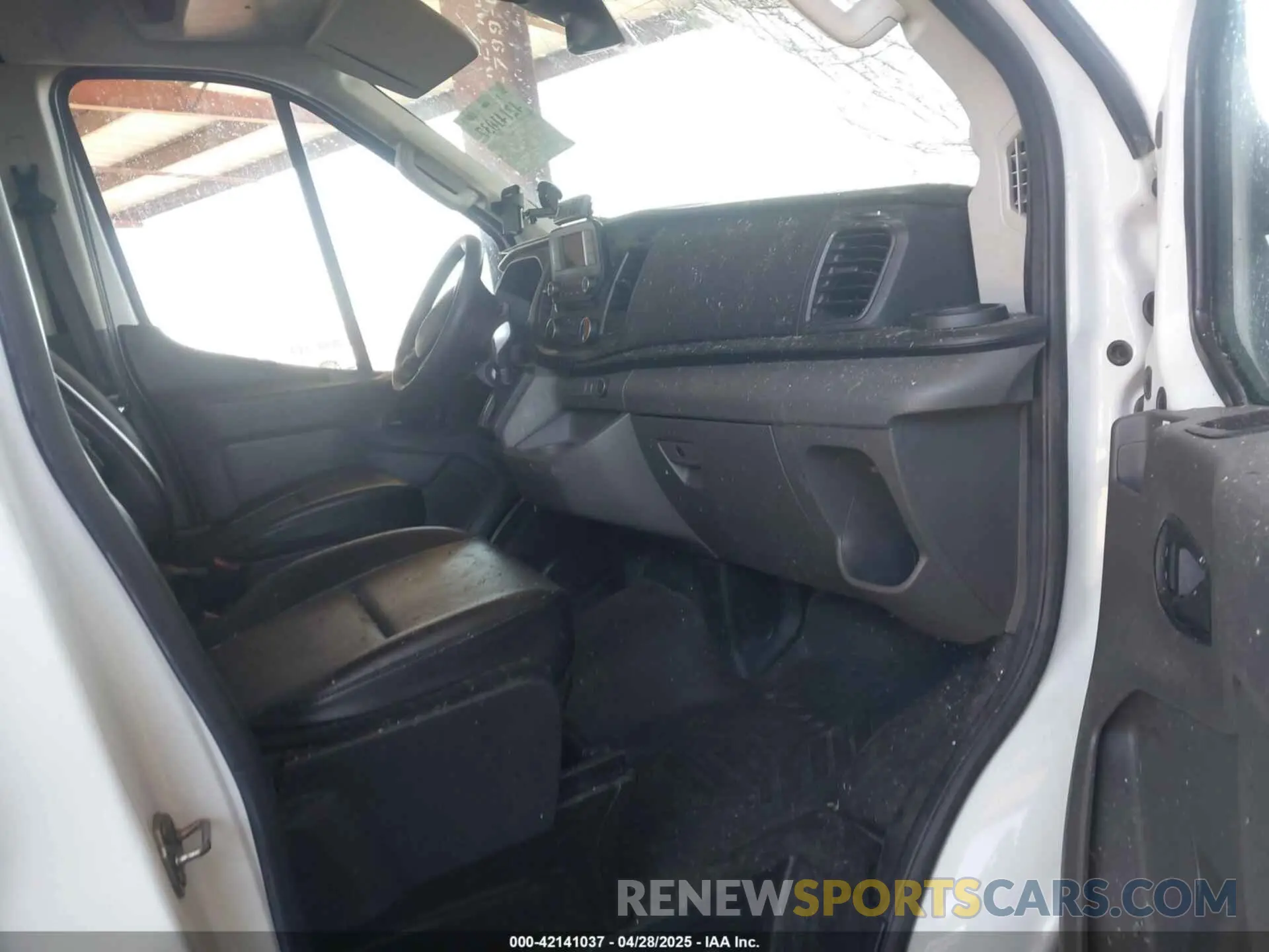 5 Photograph of a damaged car 1FTBR1C8XLKB20144 FORD TRANSIT-250 CARGO VAN 2020