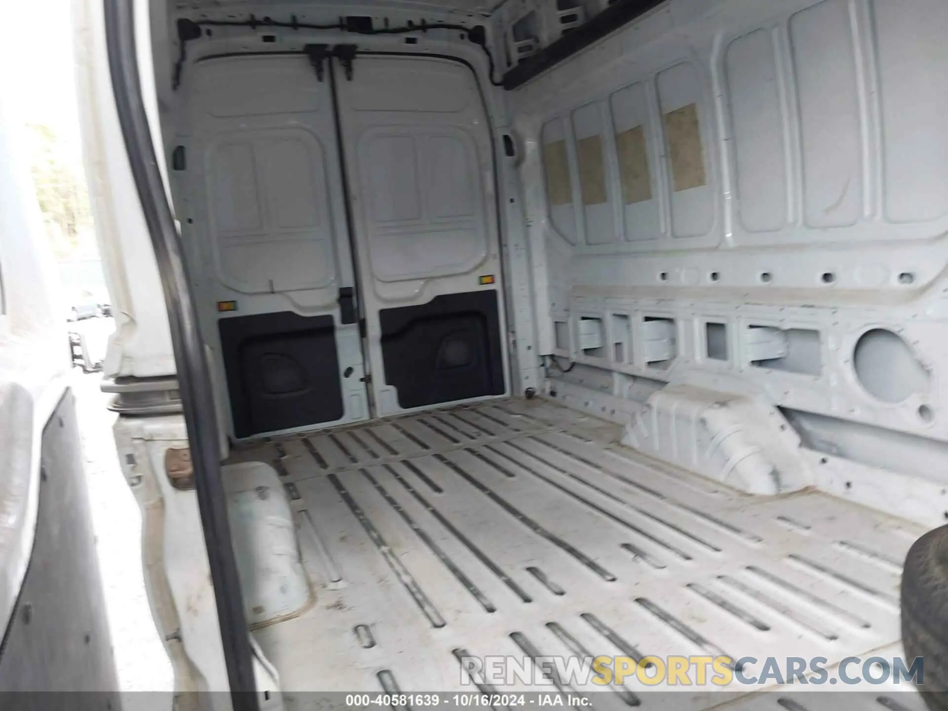 8 Photograph of a damaged car 1FTBR3U85NKA64529 FORD TRANSIT-250 CARGO VAN 2022