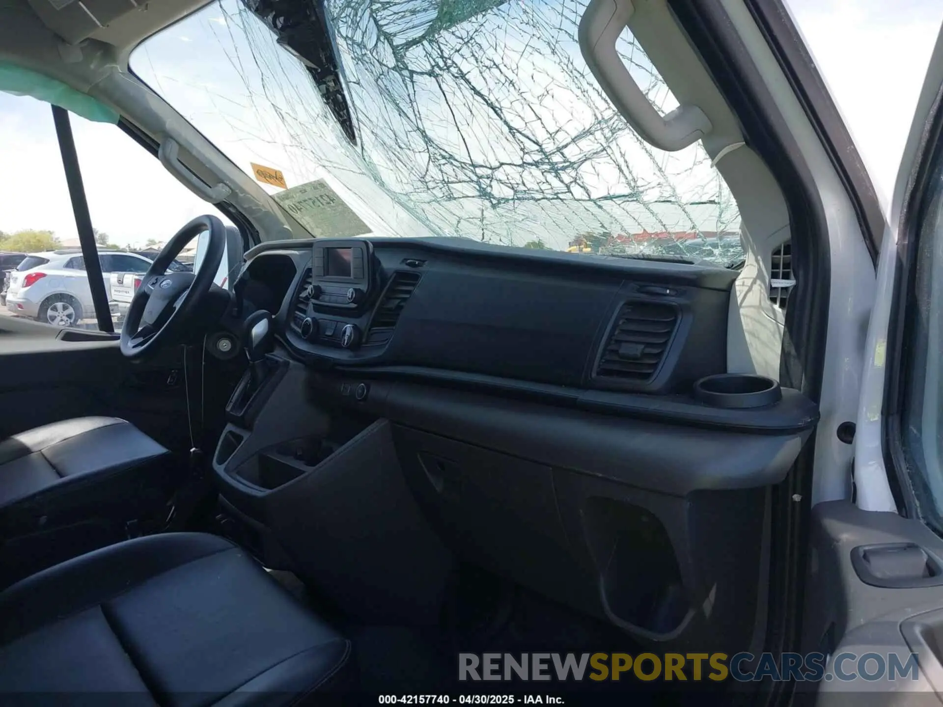5 Photograph of a damaged car 1FTBR3XGXNKA36454 FORD TRANSIT-250 CARGO VAN 2022