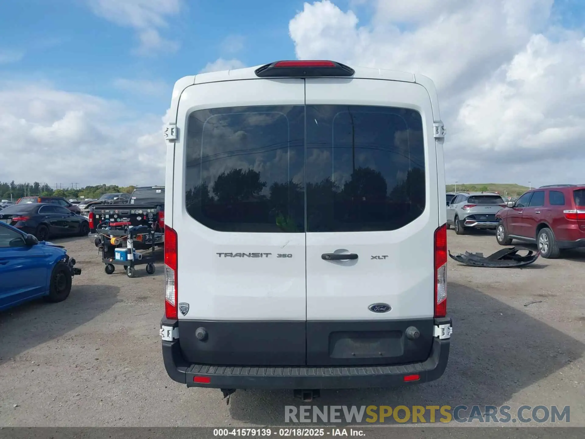 17 Photograph of a damaged car 1FBAX2CM4KKB54426 FORD TRANSIT-350 2019