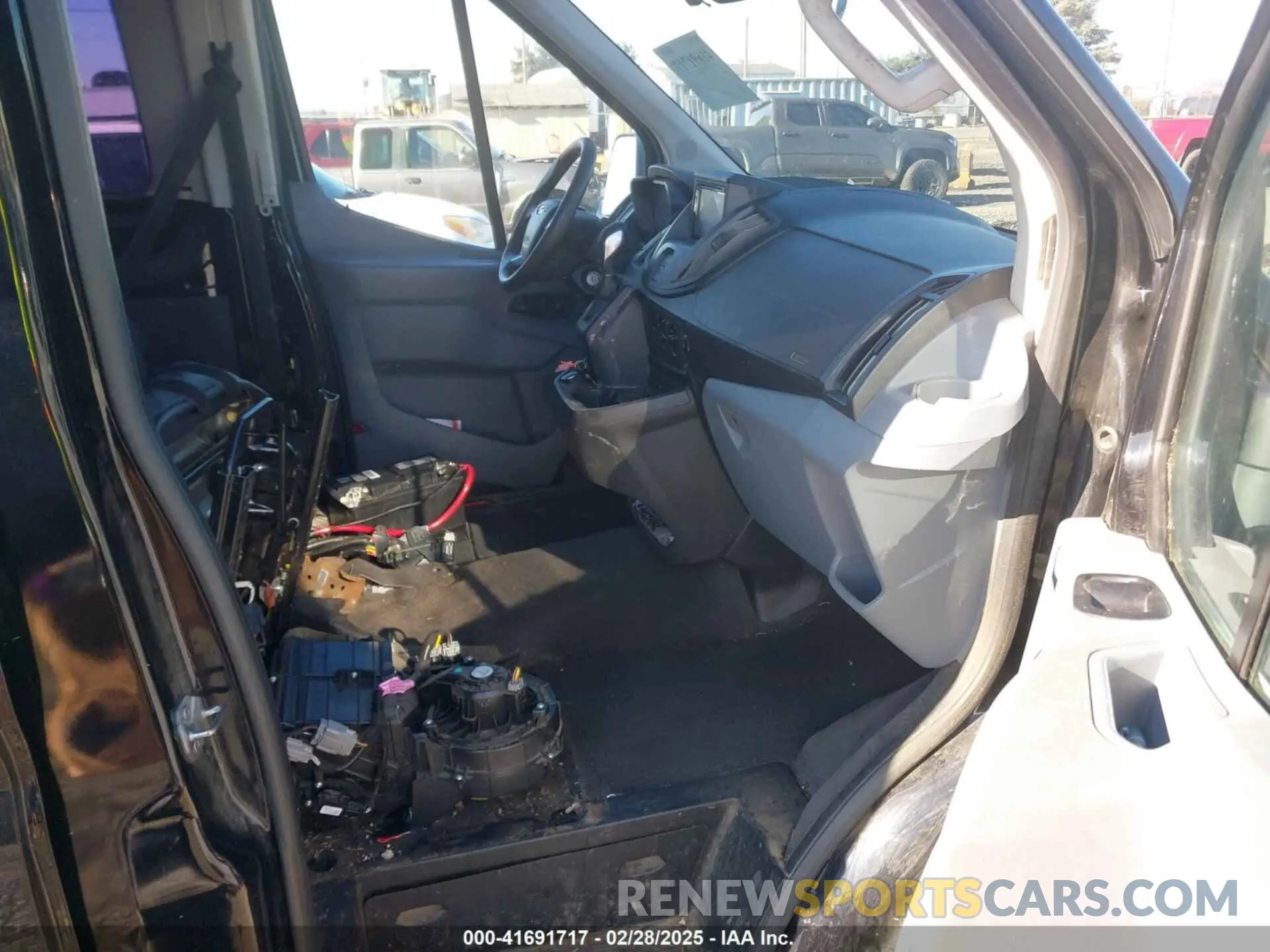5 Photograph of a damaged car 1FBAX2CM7KKA23457 FORD TRANSIT-350 2019