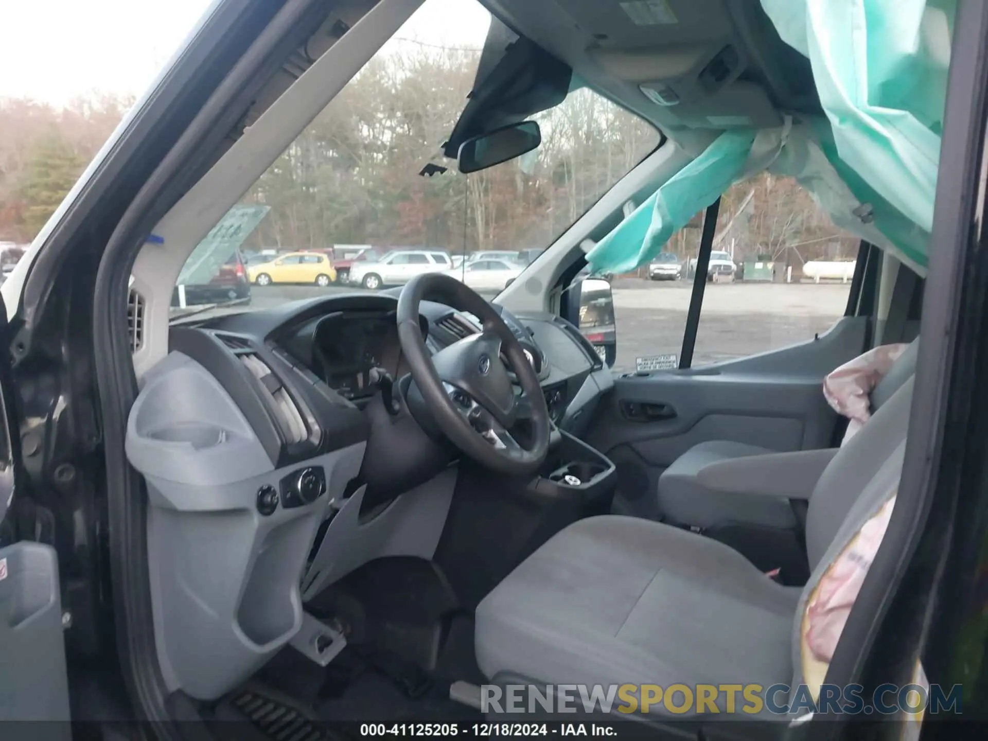 6 Photograph of a damaged car 1FBVU4XM8KKB66885 FORD TRANSIT-350 2019