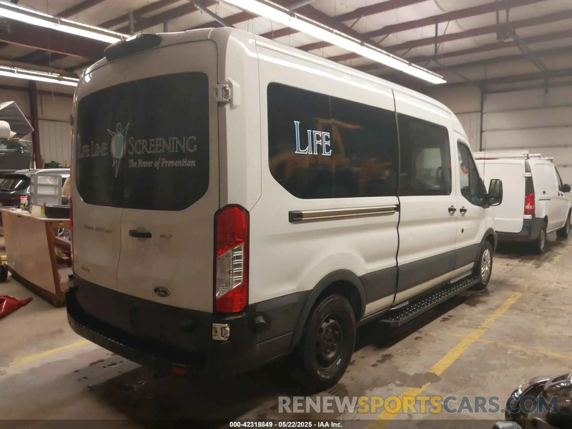 4 Фотография поврежденного автомобиля 1FBZX2CG1KKA20728 FORD TRANSIT-350 2019