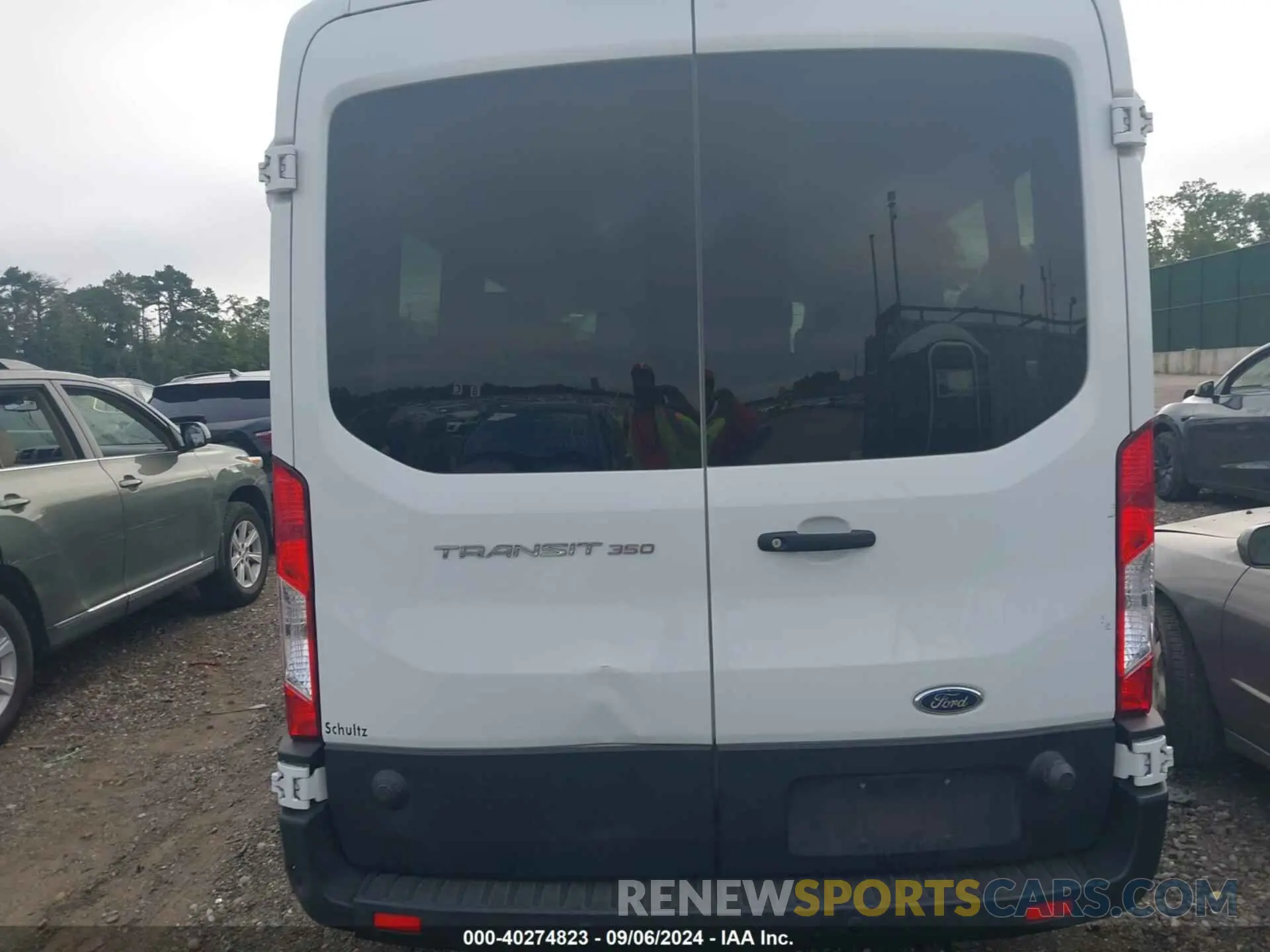 16 Photograph of a damaged car 1FBZX2CM9KKA25228 FORD TRANSIT-350 2019