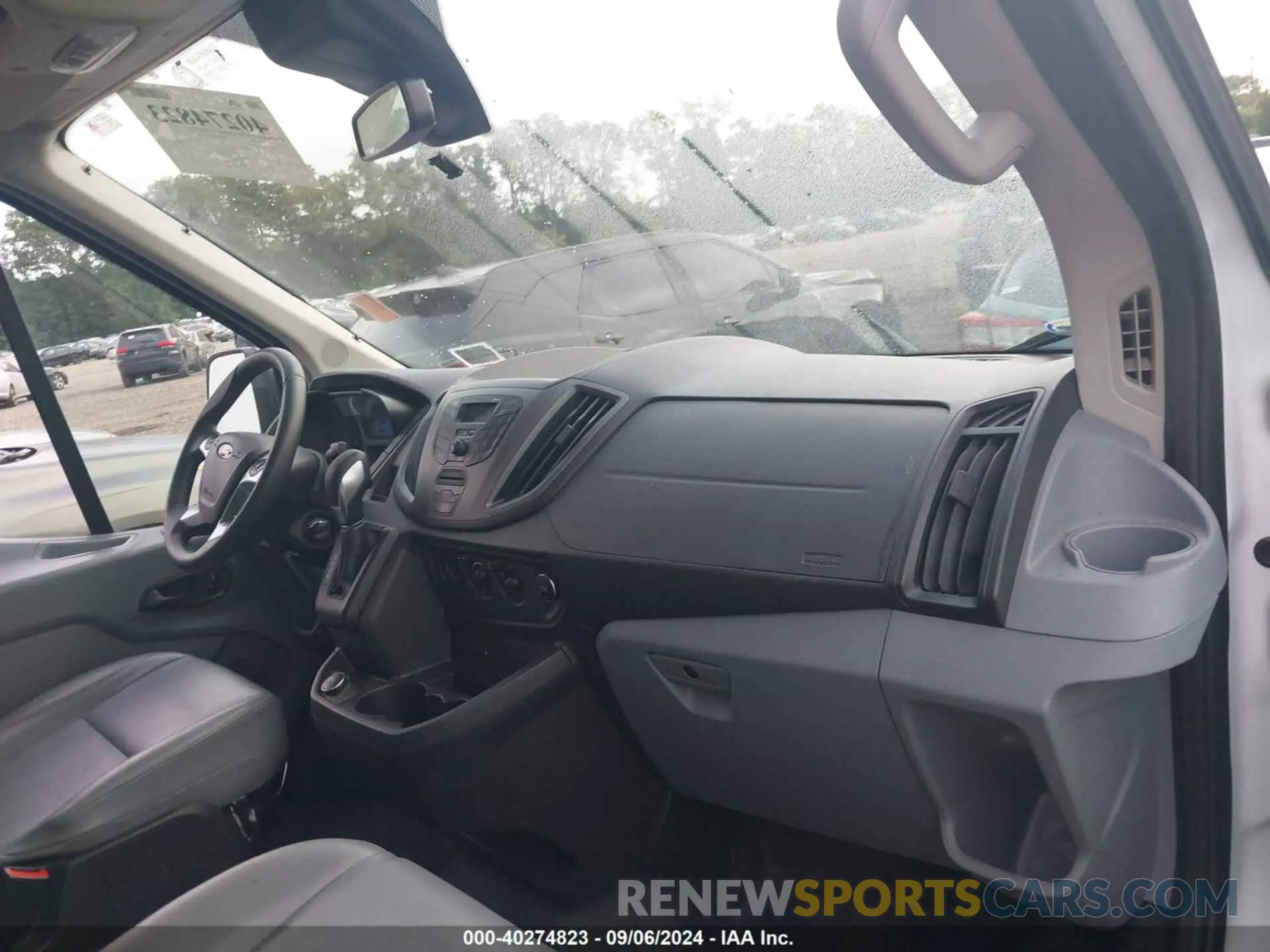 5 Photograph of a damaged car 1FBZX2CM9KKA25228 FORD TRANSIT-350 2019