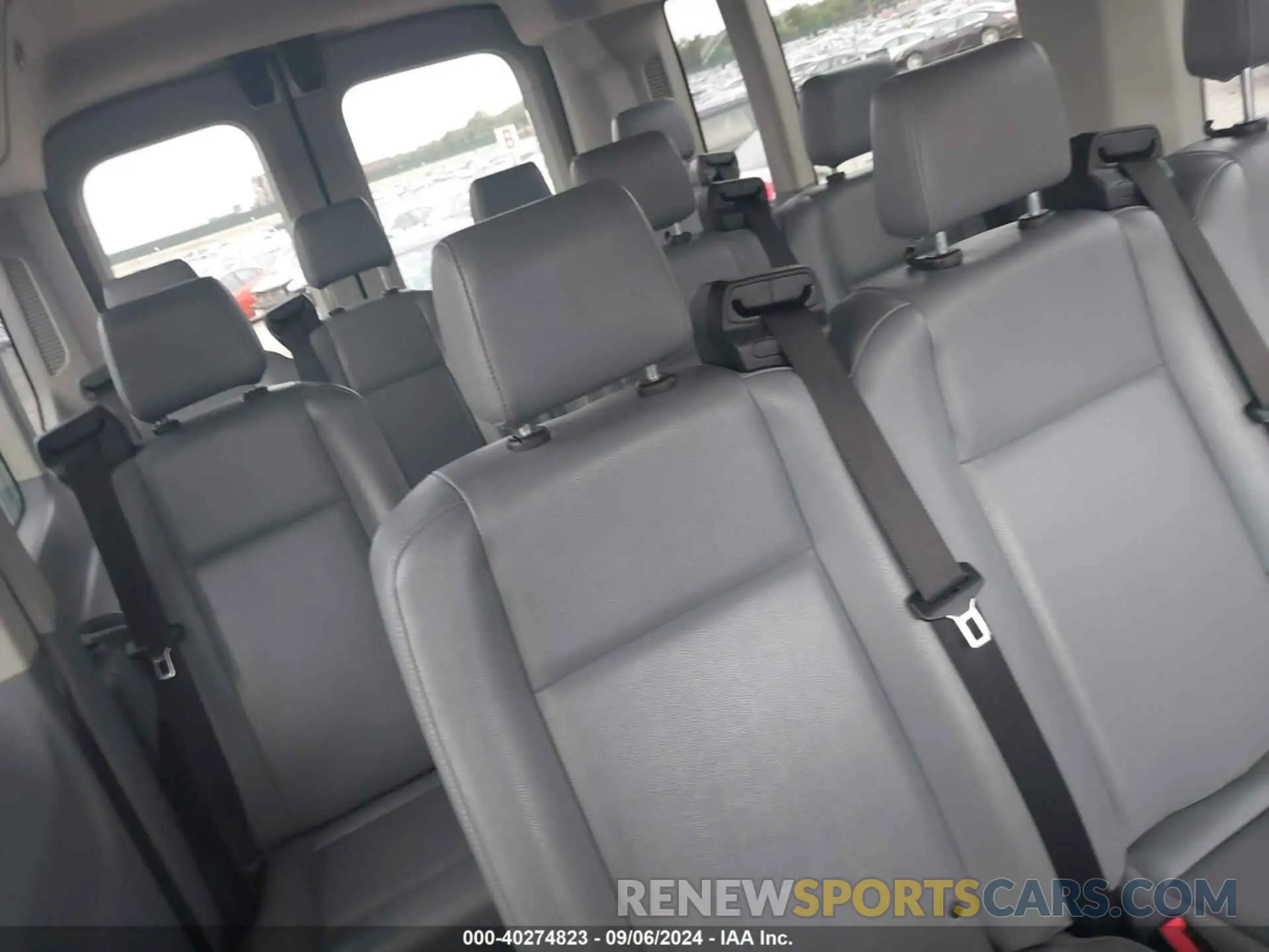 8 Photograph of a damaged car 1FBZX2CM9KKA25228 FORD TRANSIT-350 2019