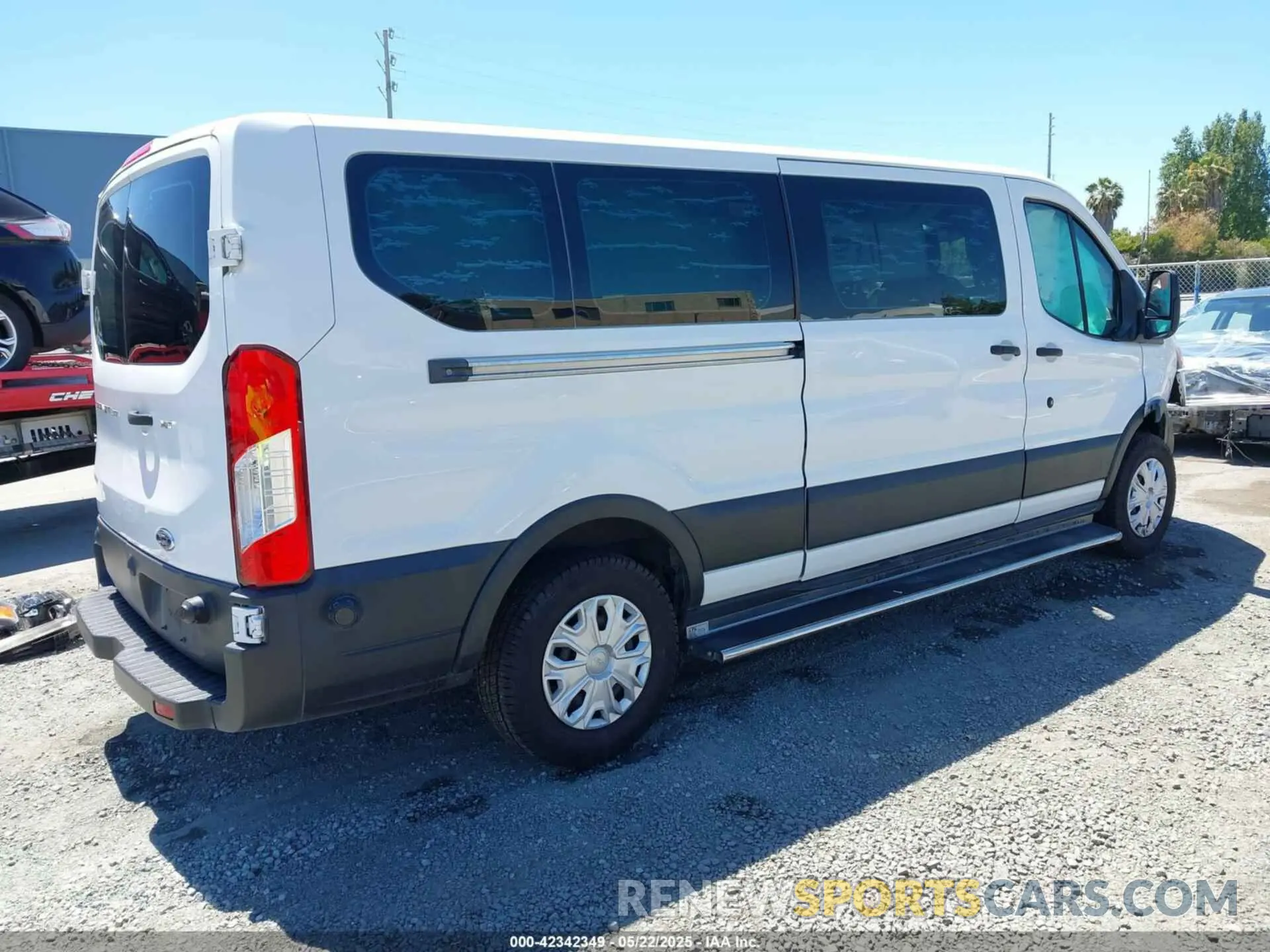 4 Фотография поврежденного автомобиля 1FBZX2YM2KKA61349 FORD TRANSIT-350 2019