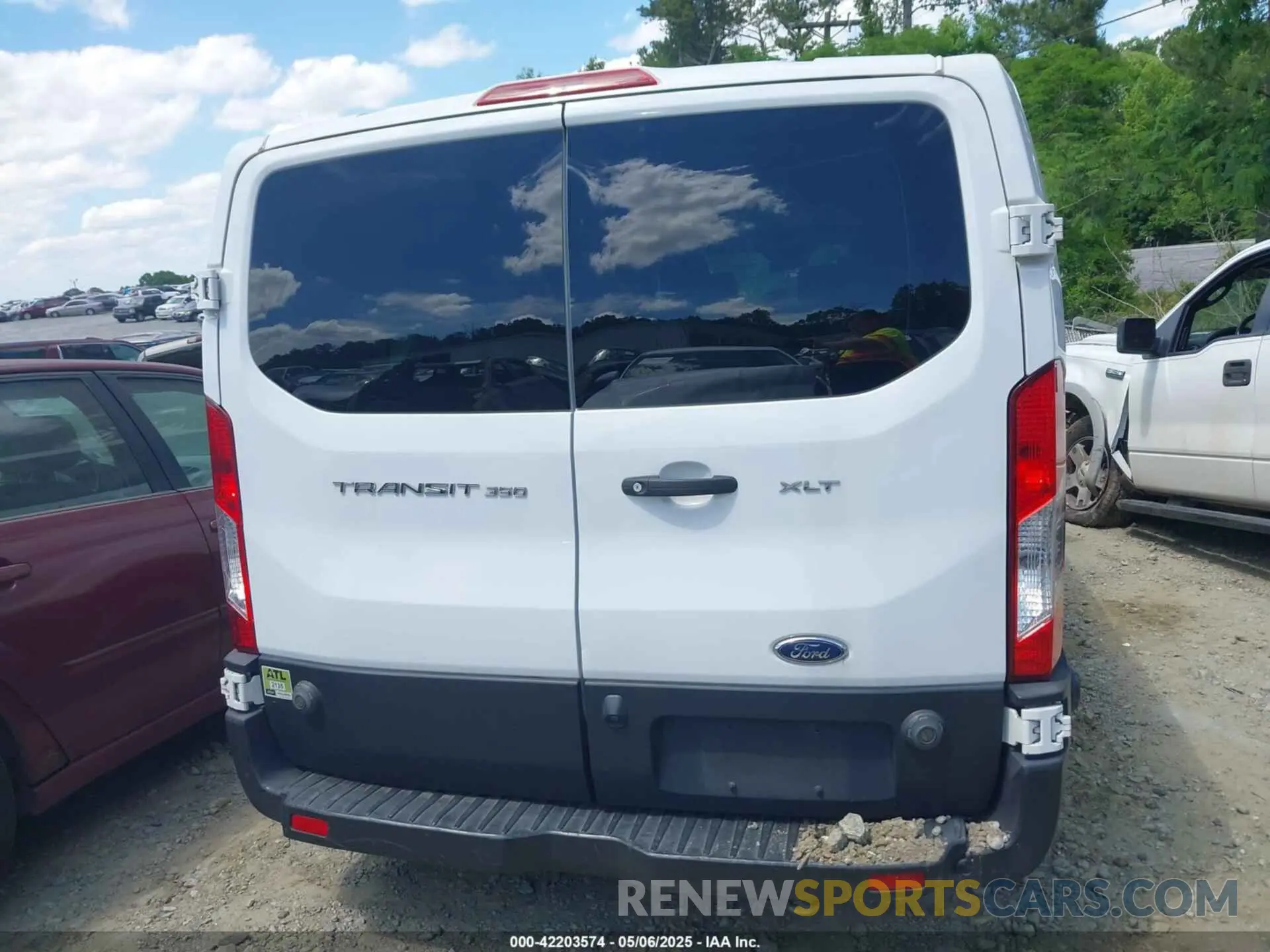 16 Photograph of a damaged car 1FBZX2ZM2KKB12170 FORD TRANSIT-350 2019