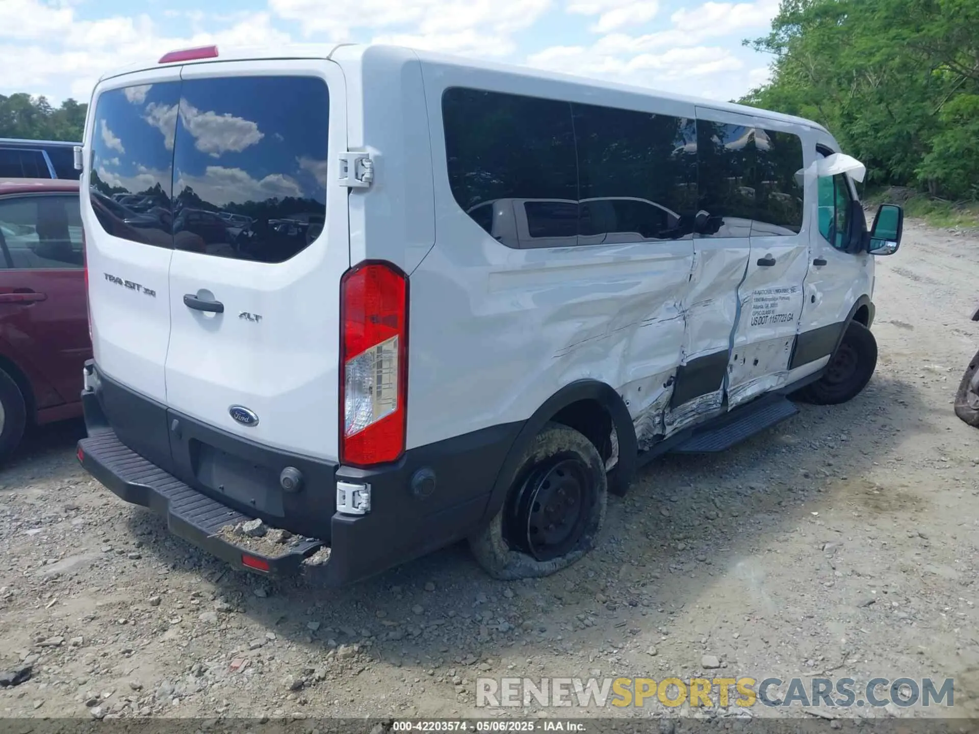 4 Photograph of a damaged car 1FBZX2ZM2KKB12170 FORD TRANSIT-350 2019