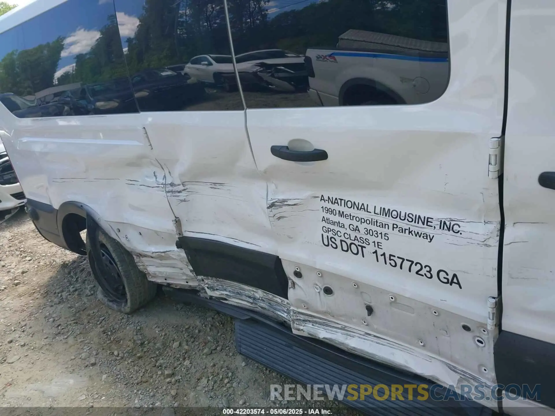 6 Photograph of a damaged car 1FBZX2ZM2KKB12170 FORD TRANSIT-350 2019